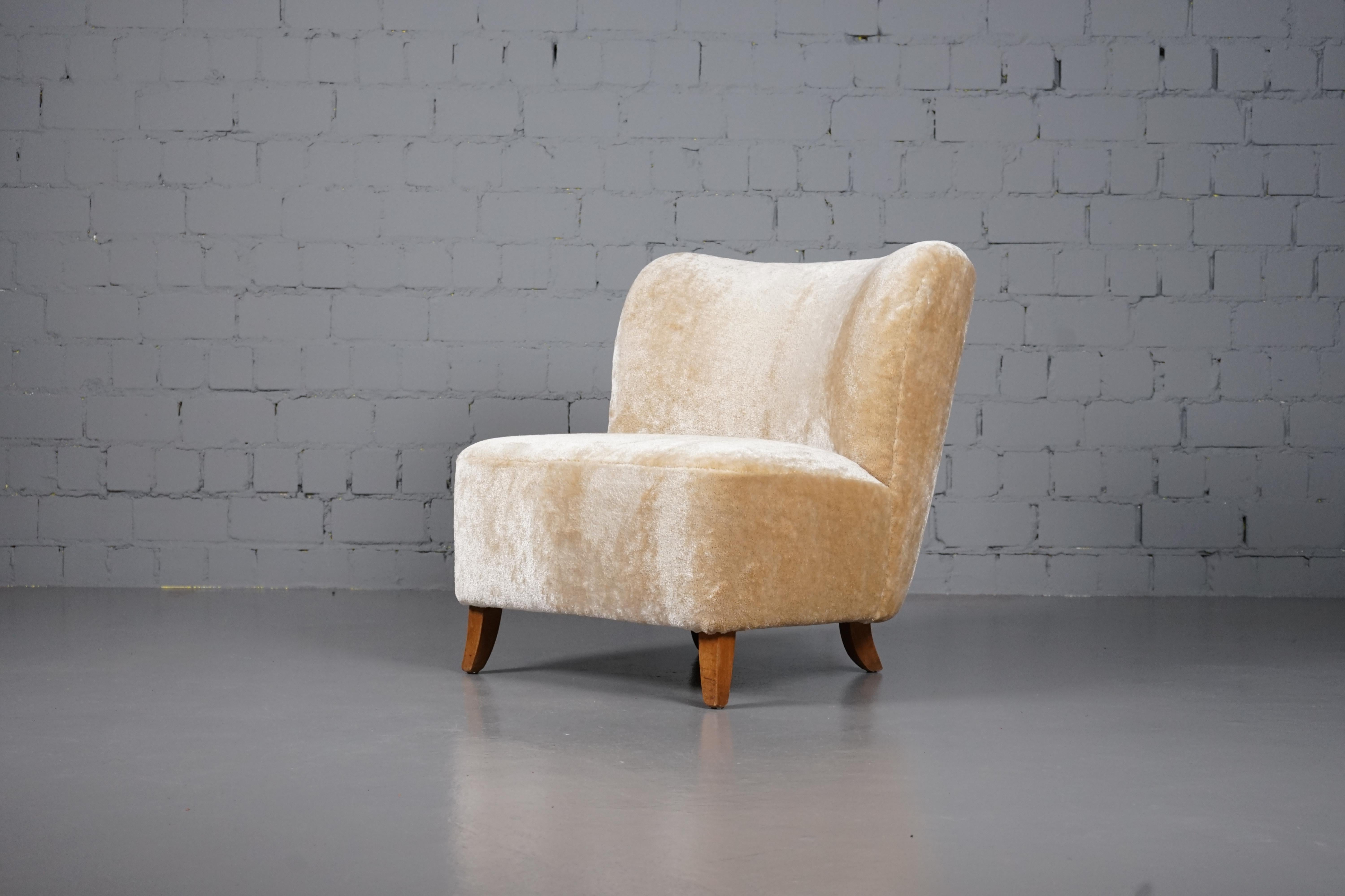 Moderner skandinavischer Sessel aus der Mitte des Jahrhunderts mit hochgepresstem Samt-Dedar-Stoff, 1950er Jahre im Angebot 2
