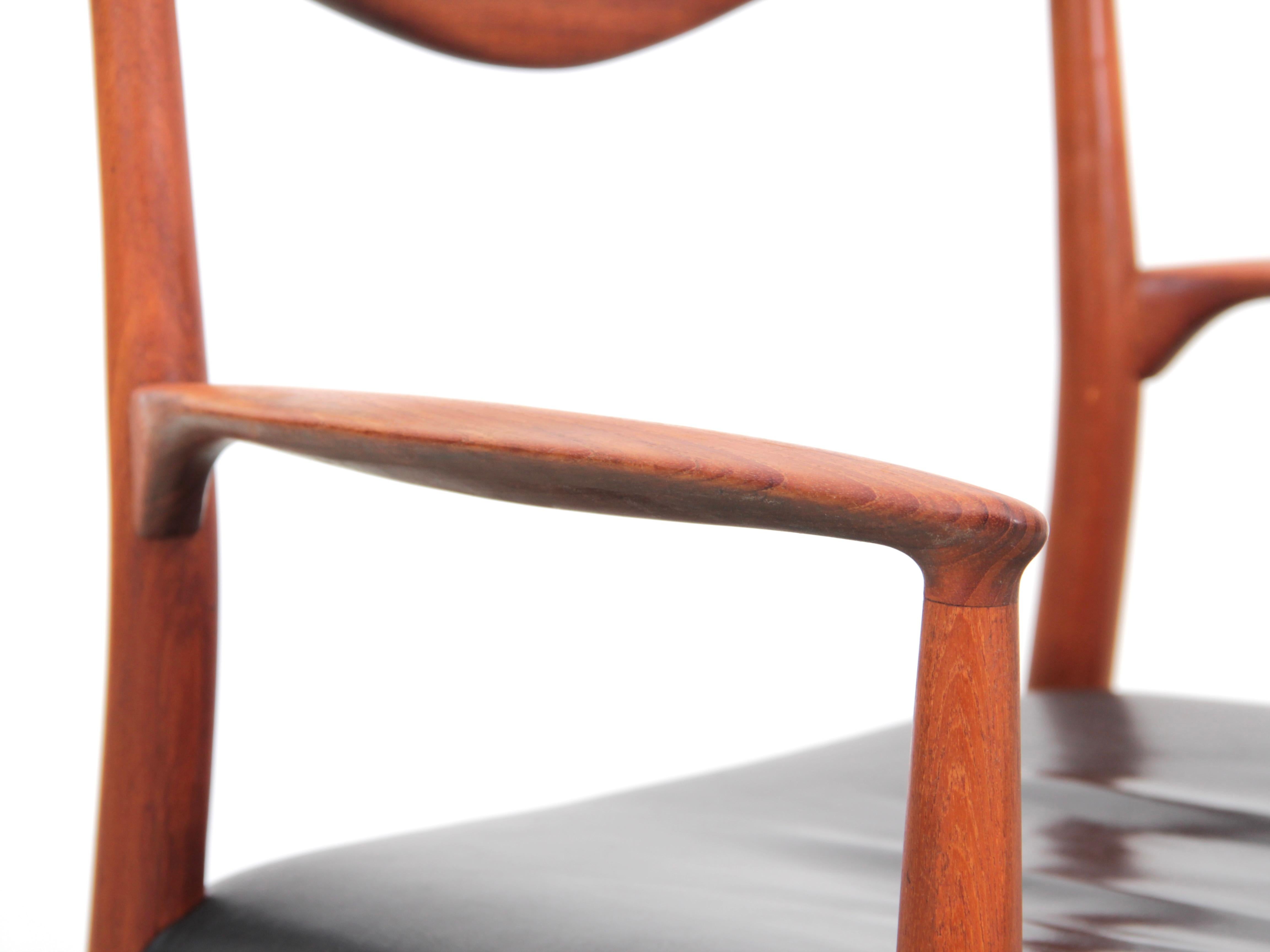 Moderner skandinavischer Sessel aus Teakholz von Kai Lyngfeldt-Larsen aus der Mitte des Jahrhunderts im Angebot 3