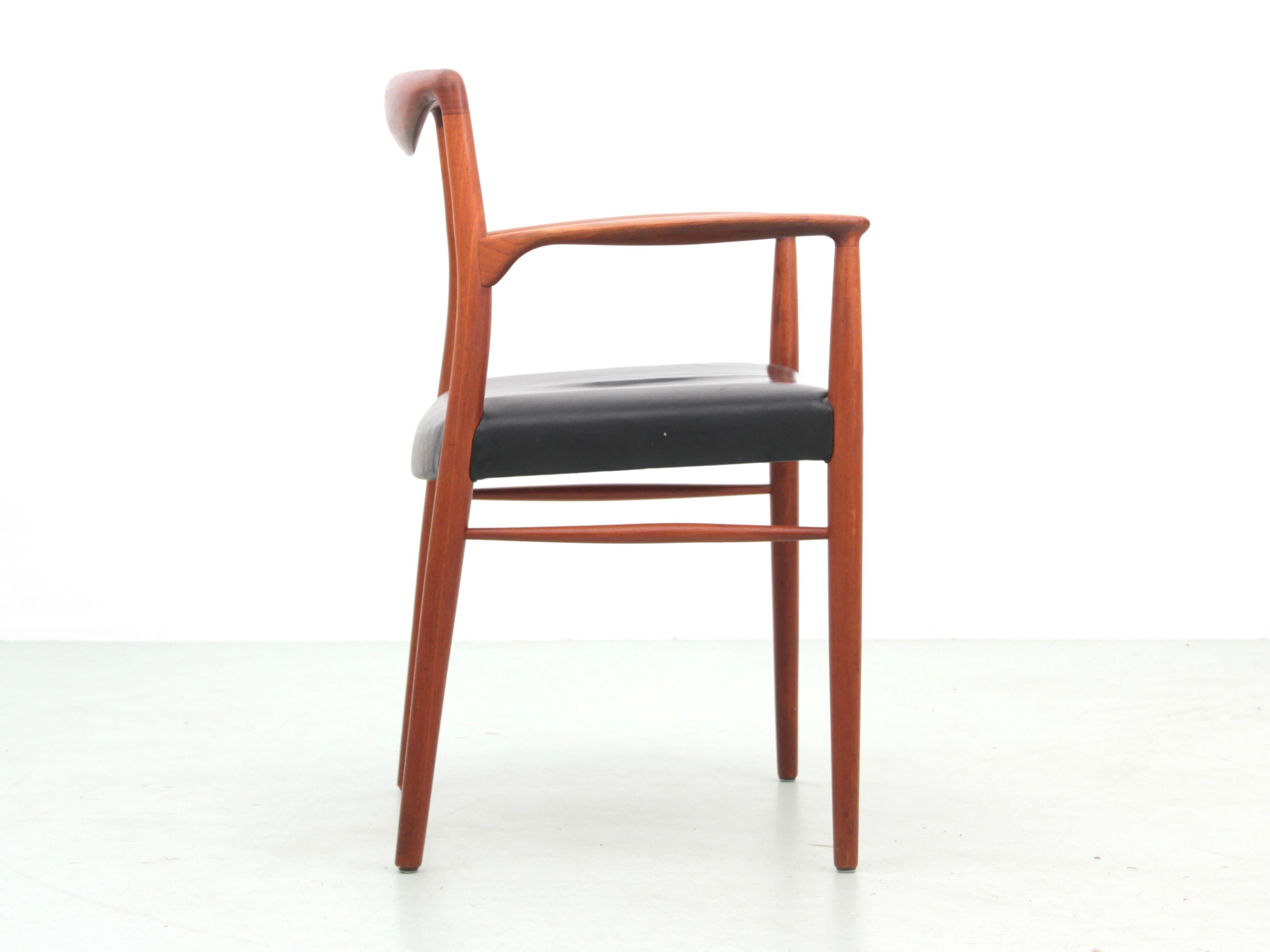 Scandinavian Modern Mid-Century modern scandinavian armchair in teak by Kai Lyngfeldt-Larsen For Sale