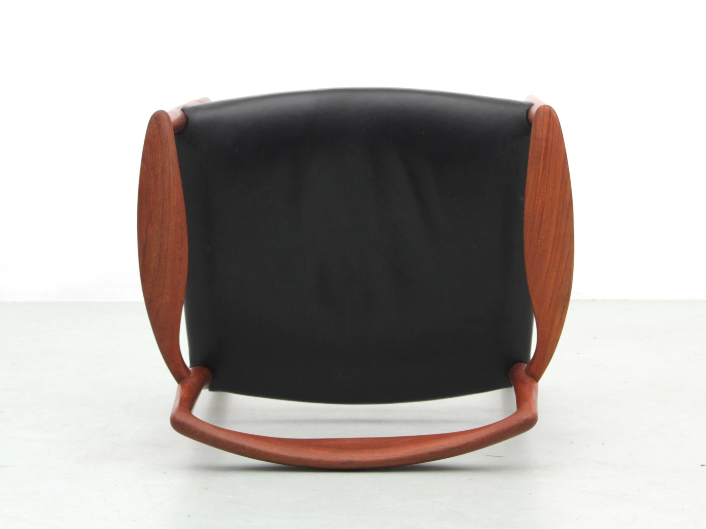Leather Mid-Century modern scandinavian armchair in teak by Kai Lyngfeldt-Larsen For Sale