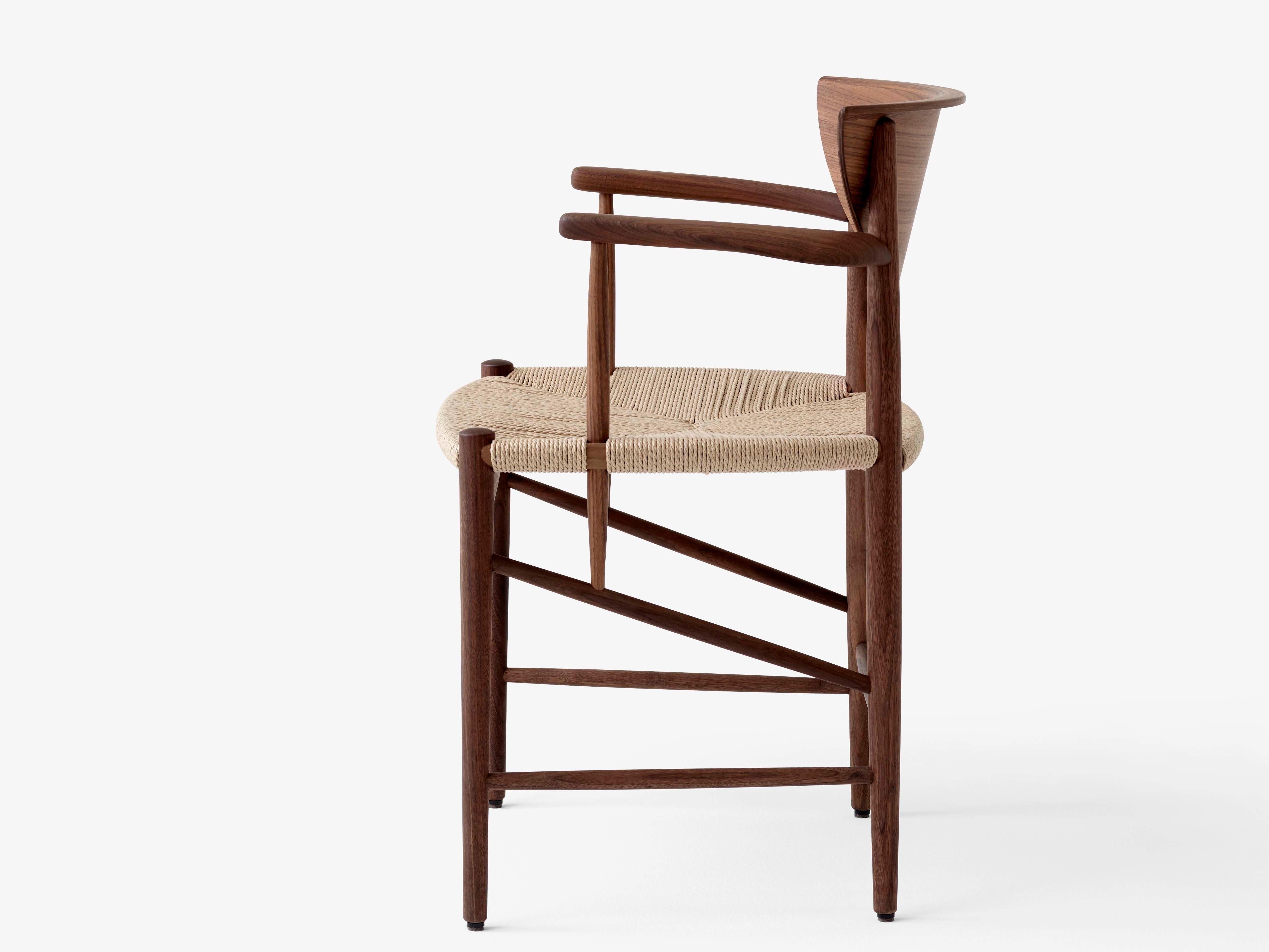 Sillón escandinavo moderno de mediados de siglo Model 317 en nogal Escandinavo moderno en venta