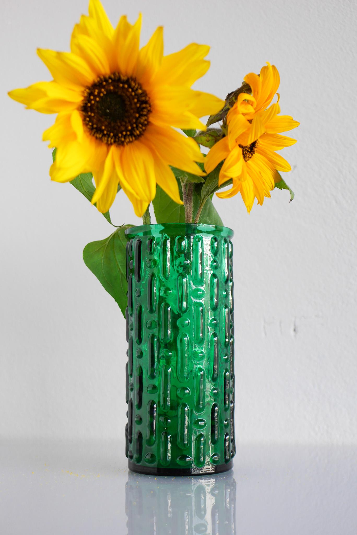 Suédois Vase d'art scandinave moderne du milieu du siècle dernier de Reijmyre en vert émeraude en vente