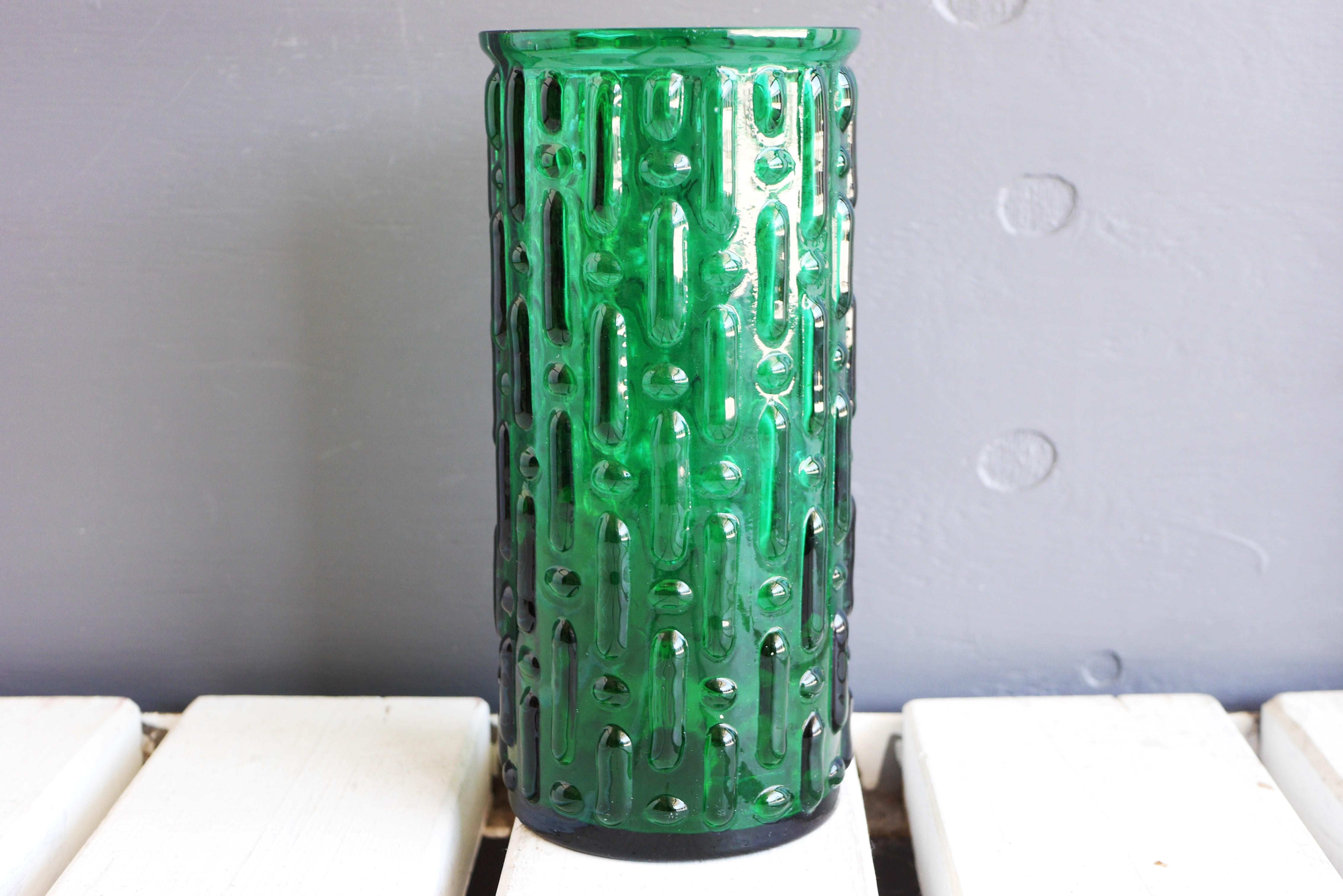Vase d'art scandinave moderne du milieu du siècle dernier de Reijmyre en vert émeraude Bon état - En vente à Skarpnäck, SE