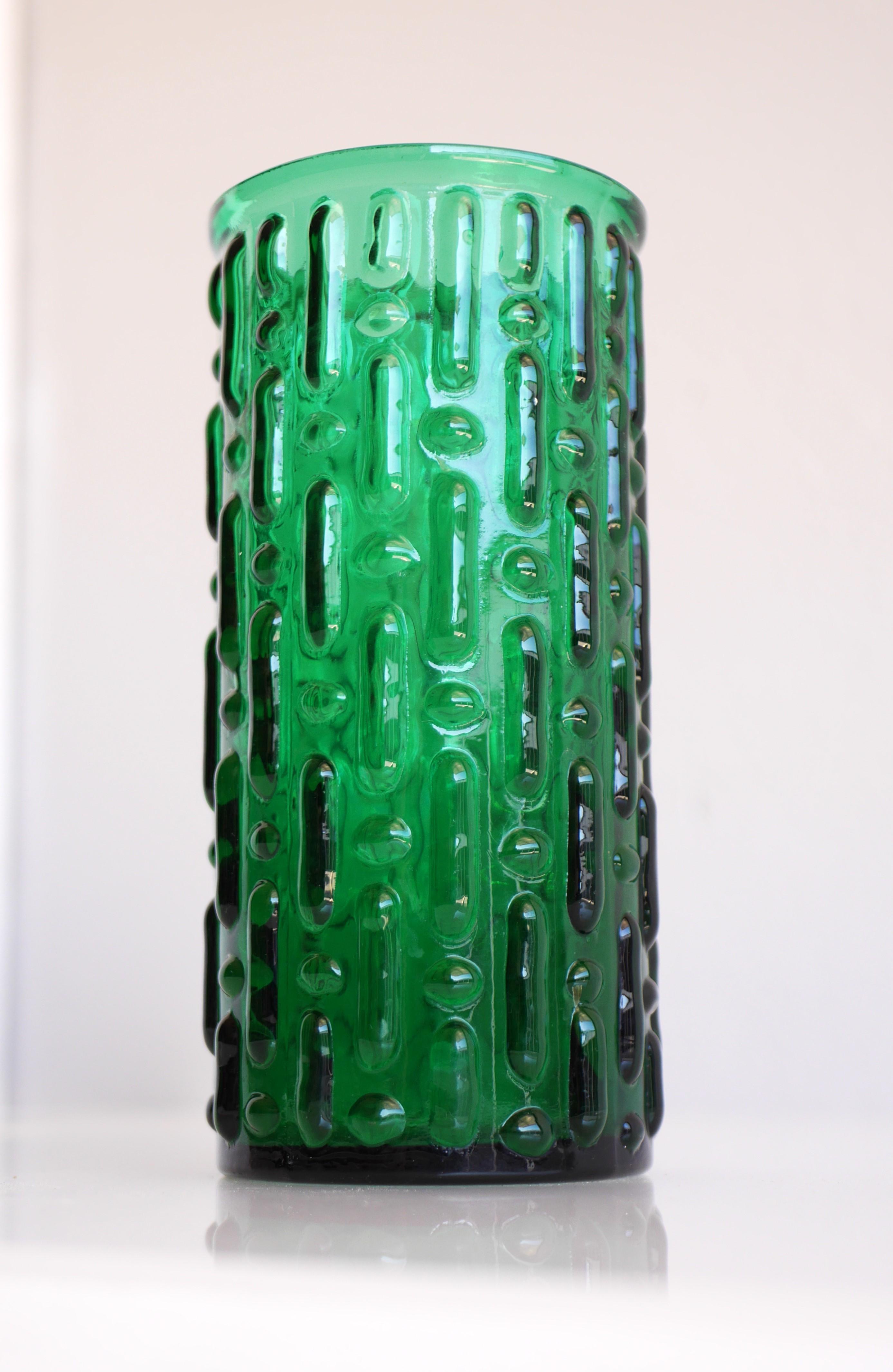 Vase d'art scandinave moderne du milieu du siècle dernier de Reijmyre en vert émeraude en vente 1