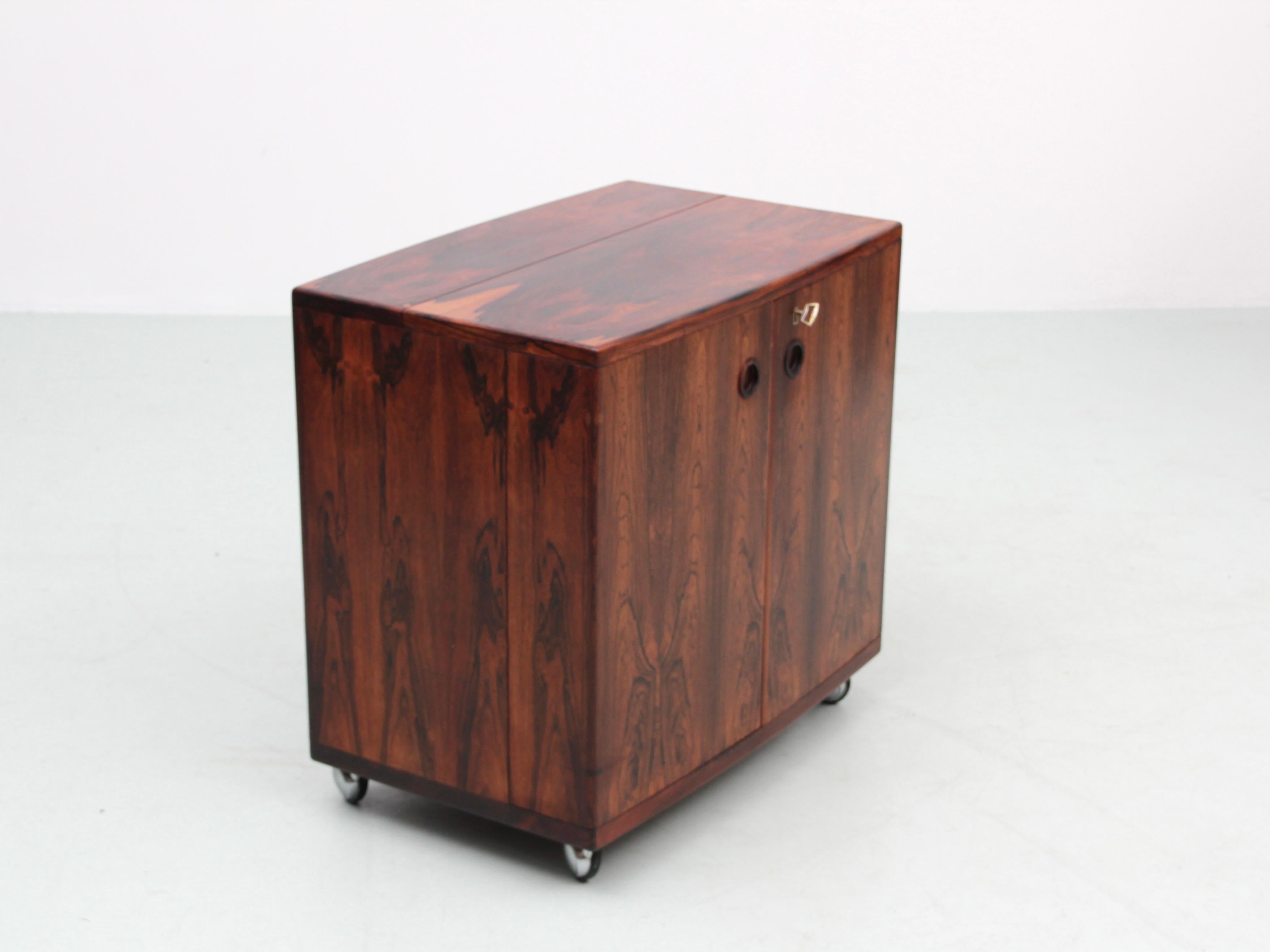 Scandinavian Mid-Century modern scandinavian bar i rosewood by Illum Wikkelso