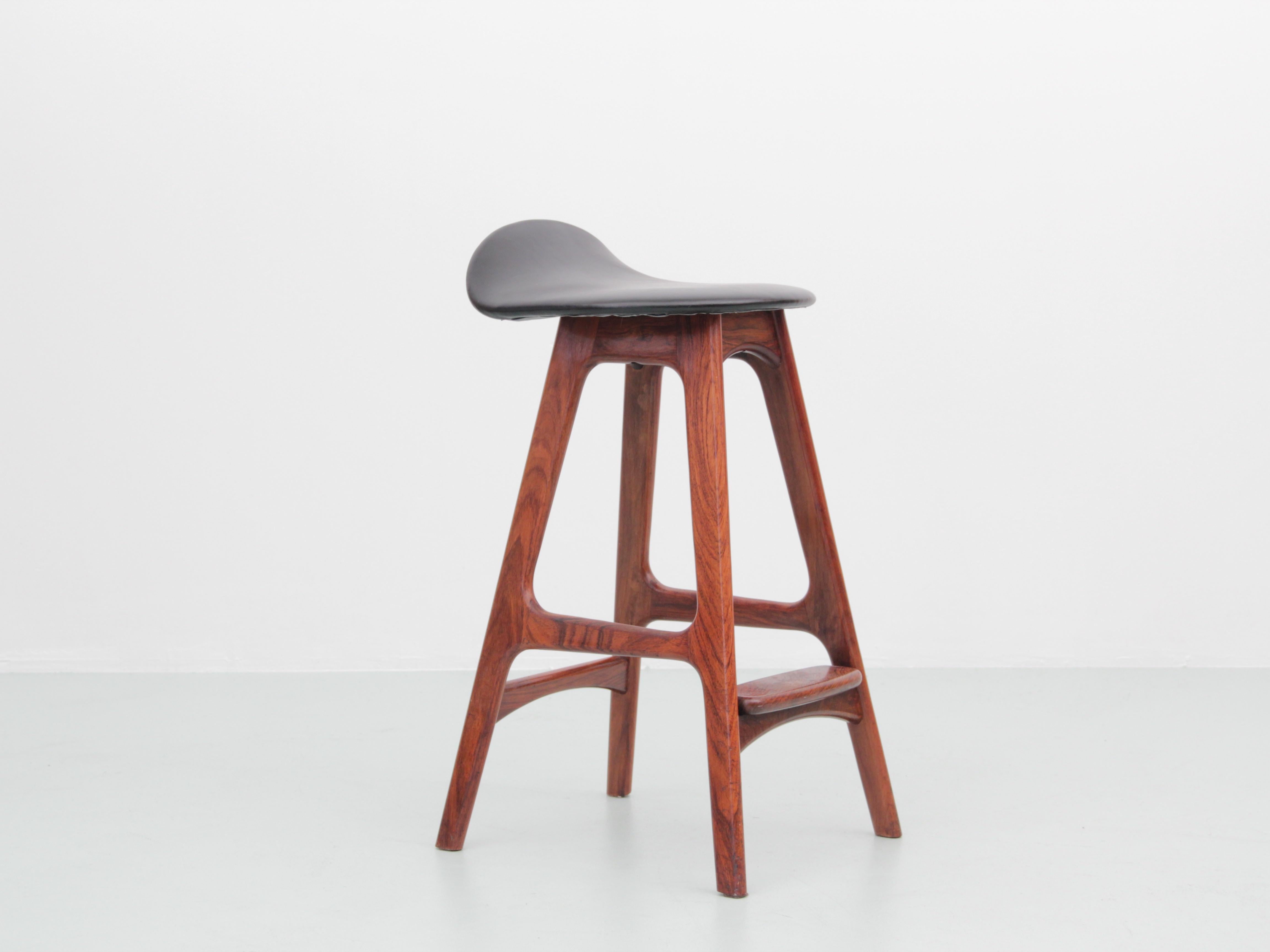 Tabouret de bar scandinave moderne du milieu du siècle en bois de rose par Erik Buch Bon état - En vente à Courbevoie, FR