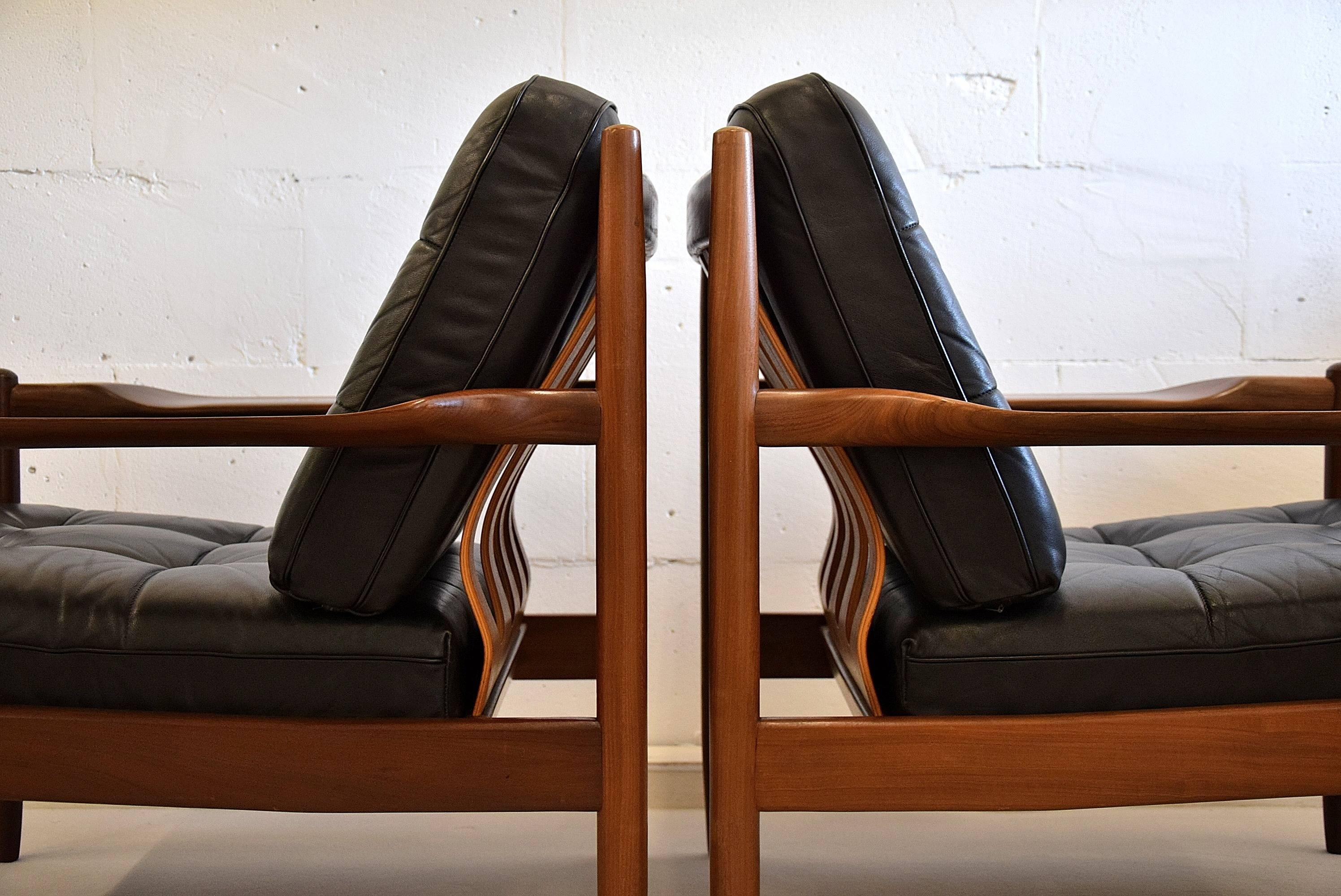 Mid-Century Modern Scandinavian Black Leather Armchairs In Good Condition For Sale In Weesp, NL