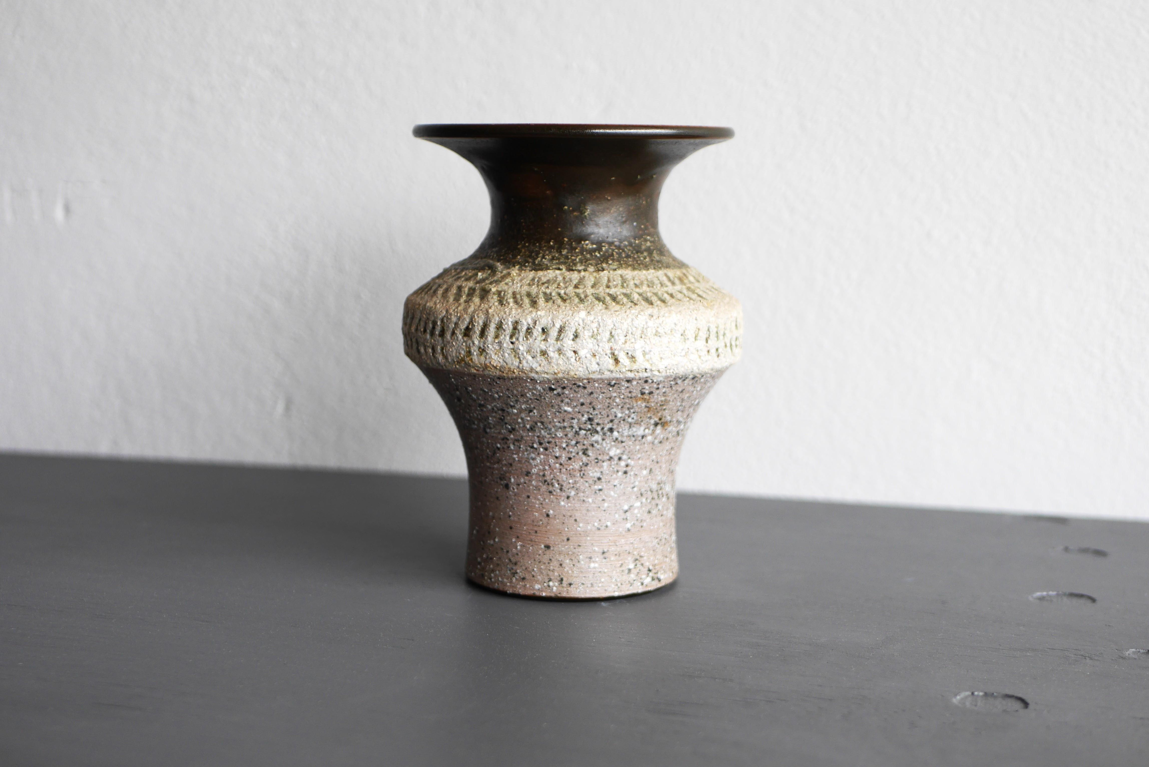 Mid-Century Modern Mid-century modern Scandinavian brutalist art pottery vase, Nittsjö Sweden For Sale