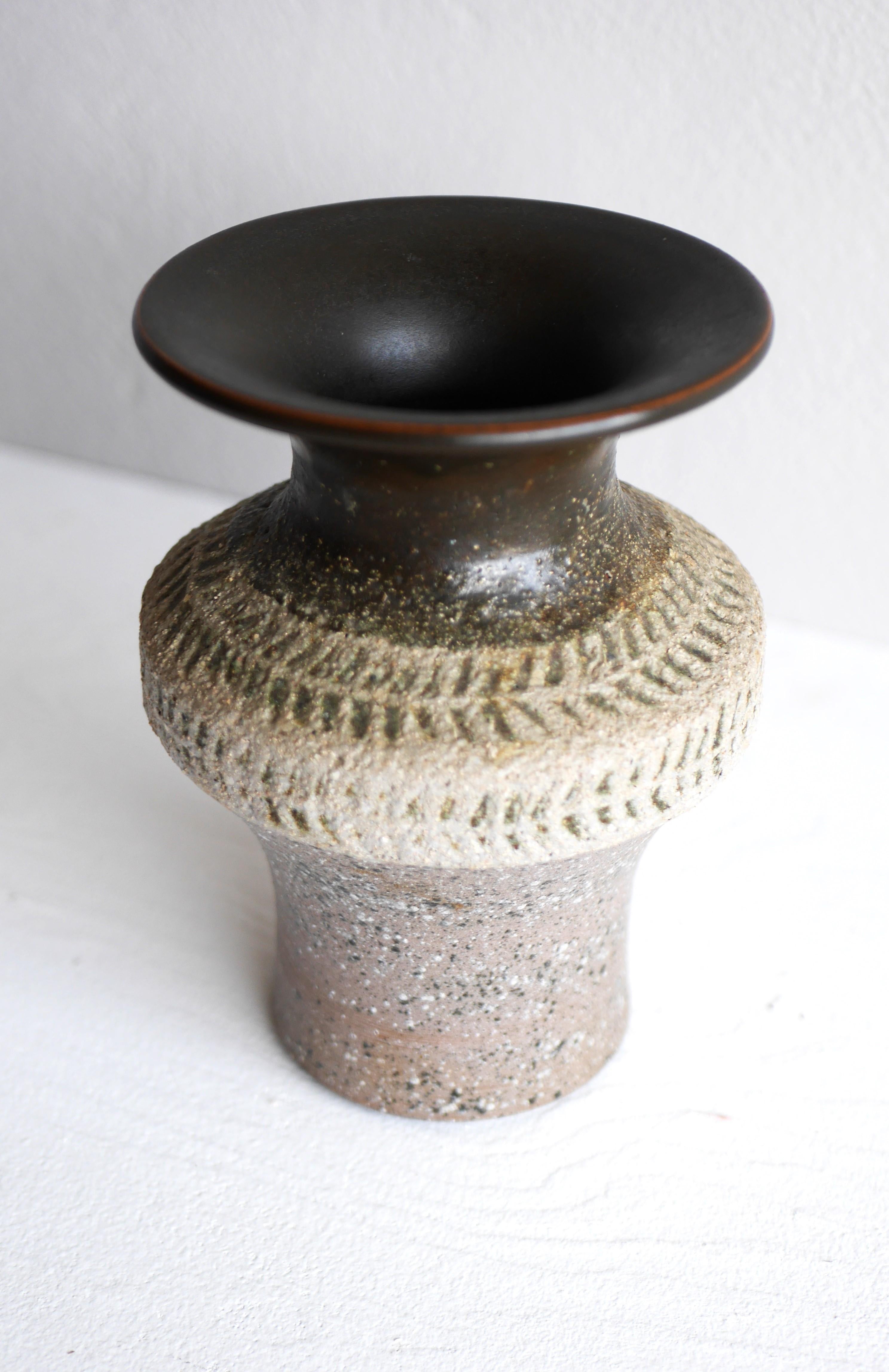 Mid-20th Century Mid-century modern Scandinavian brutalist art pottery vase, Nittsjö Sweden For Sale