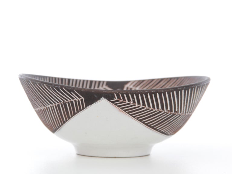 Mid-Century Modern Scandinavian Ceramic Bowl In Good Condition For Sale In Courbevoie, FR