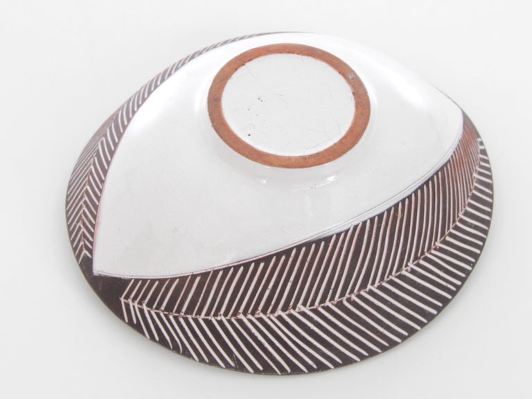 Mid-Century Modern Scandinavian Ceramic Bowl For Sale 1