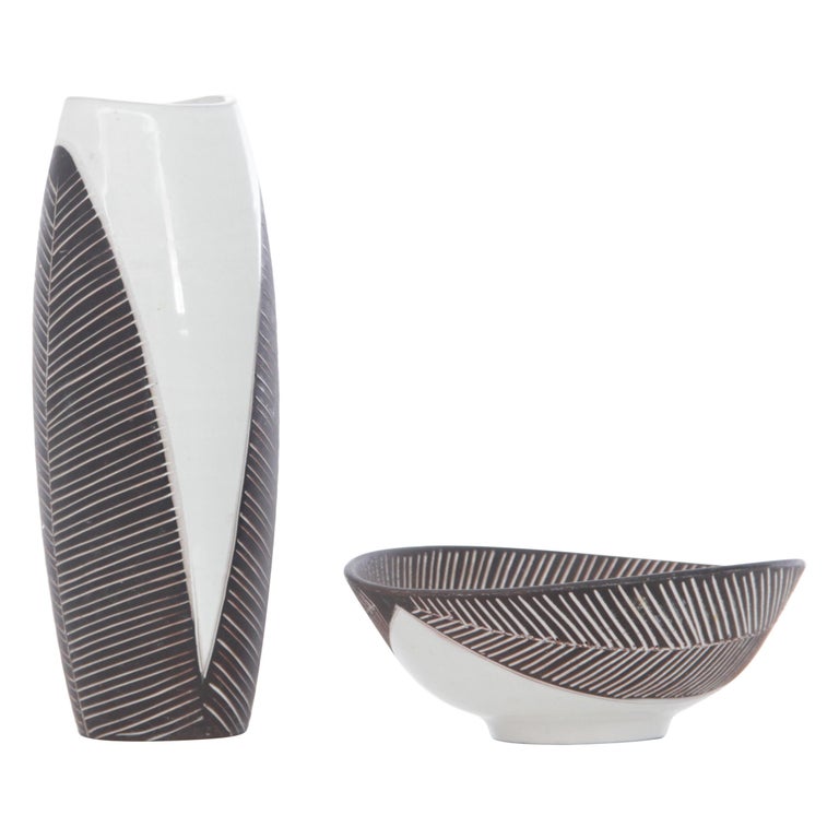 Mid-Century Modern Scandinavian Ceramic Bowl For Sale