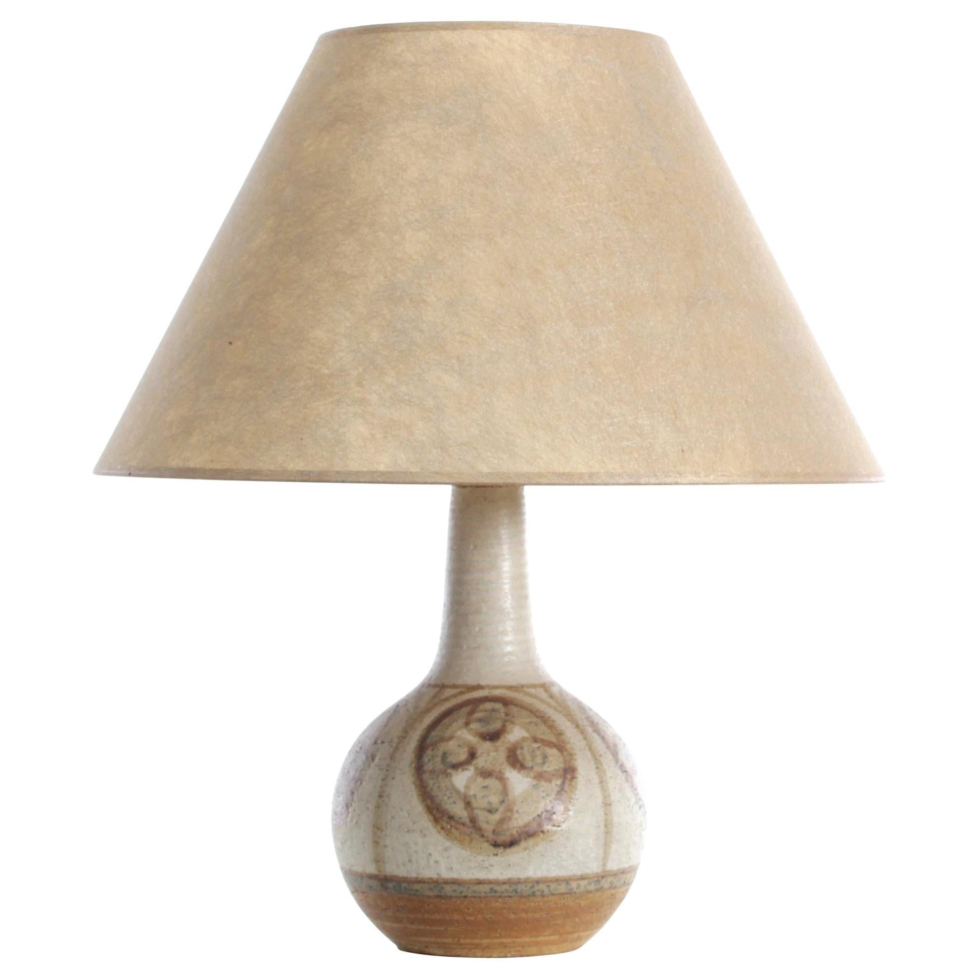 Lampe de table en céramique scandinave moderne du milieu du siècle dernier, par Sholm en vente
