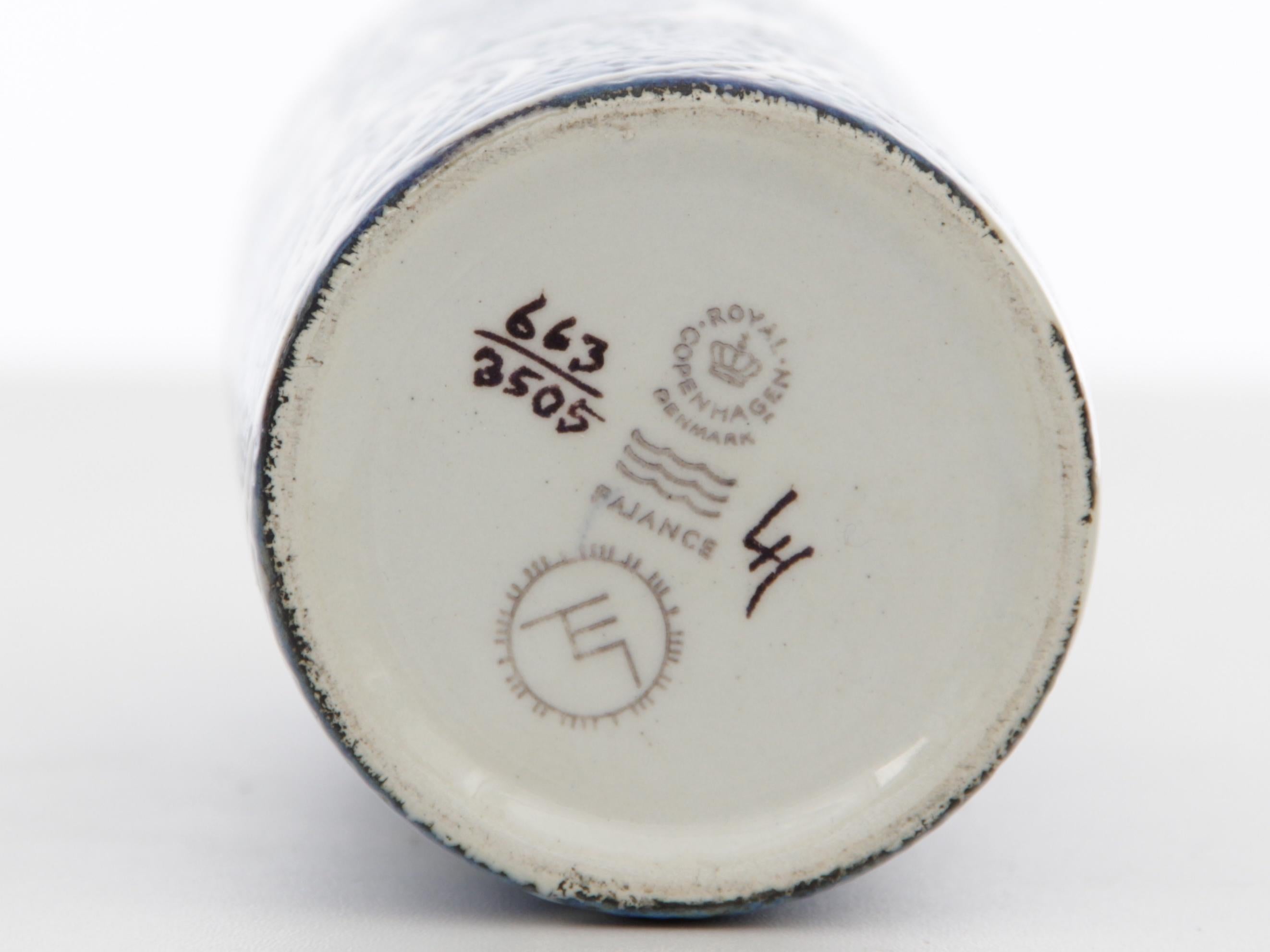 Skandinavische Keramikvase aus der Mitte des Jahrhunderts von Royal Copenhagen 663/3505 im Angebot 1