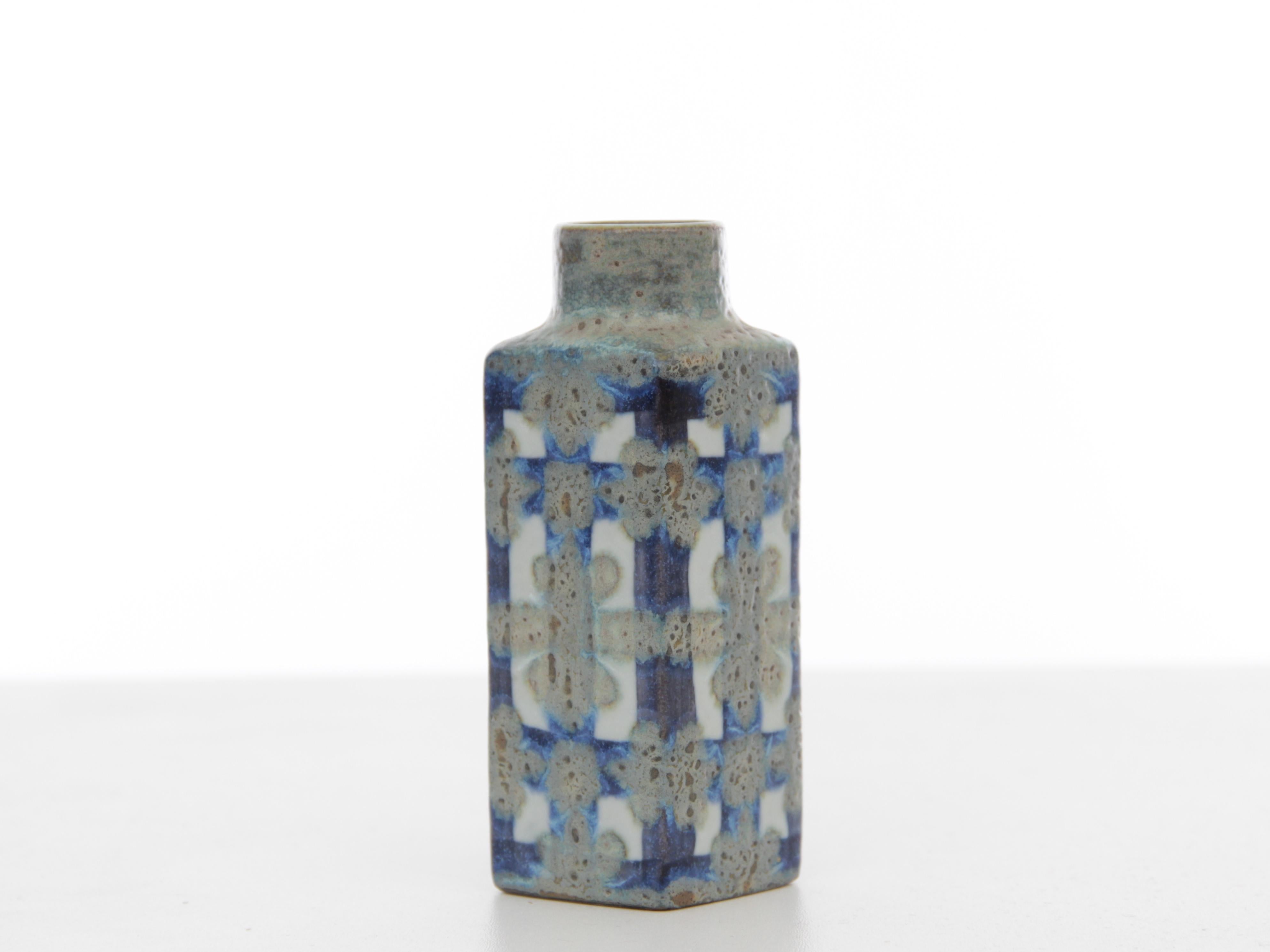 Mid-Century Modern Scandinavian ceramic vase by Nils Thorsson for Royal Copenhagen. Model Baca 711/3258.
