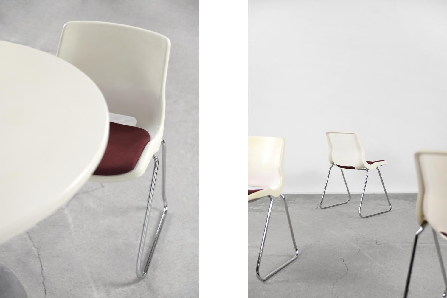 Set of 5 Vintage Mid-Century Modern Scandinavian Plastic & Fabric Chairs, 1970s For Sale 7