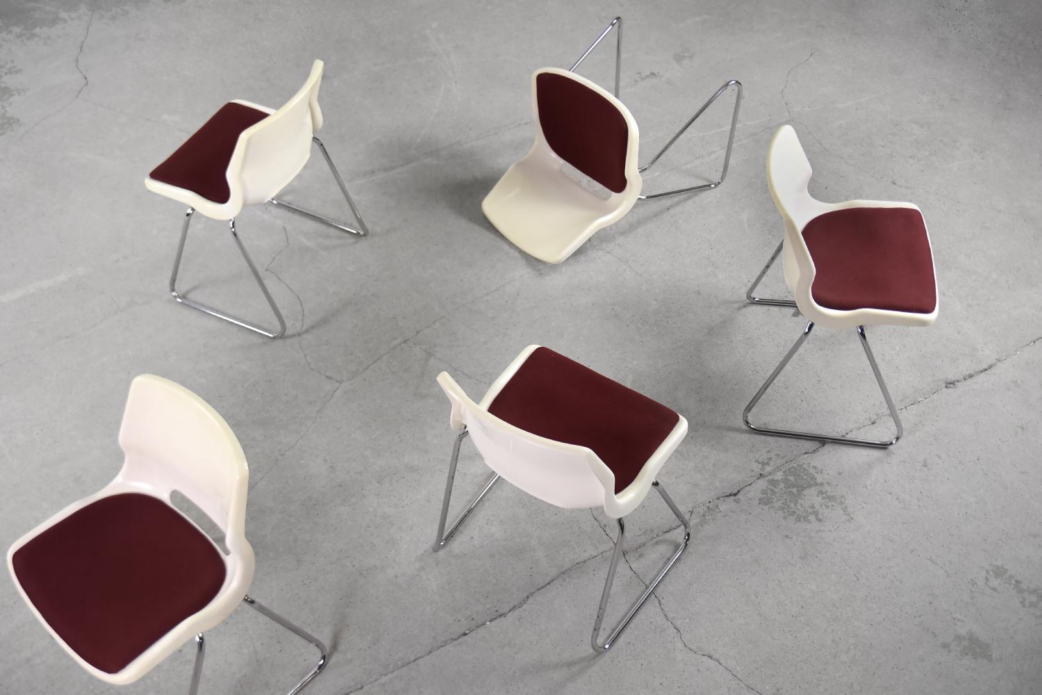 Scandinavian Modern Set of 5 Vintage Mid-Century Modern Scandinavian Plastic & Fabric Chairs, 1970s For Sale
