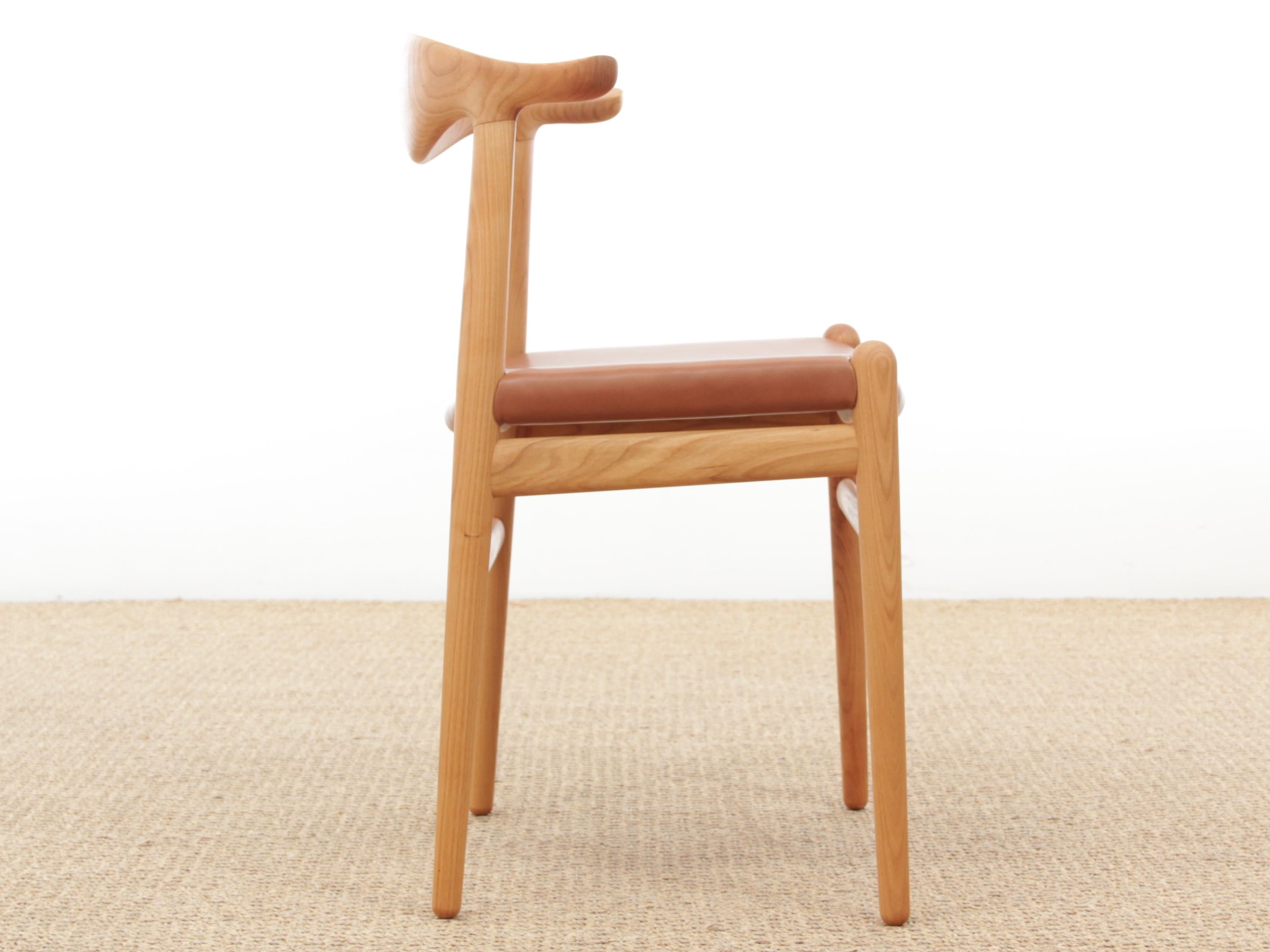 Moderner skandinavischer Stuhl aus der Mitte des Jahrhunderts, Modell Kuhhorn PP 505 von Hans Wegner im Zustand „Neu“ im Angebot in Courbevoie, FR