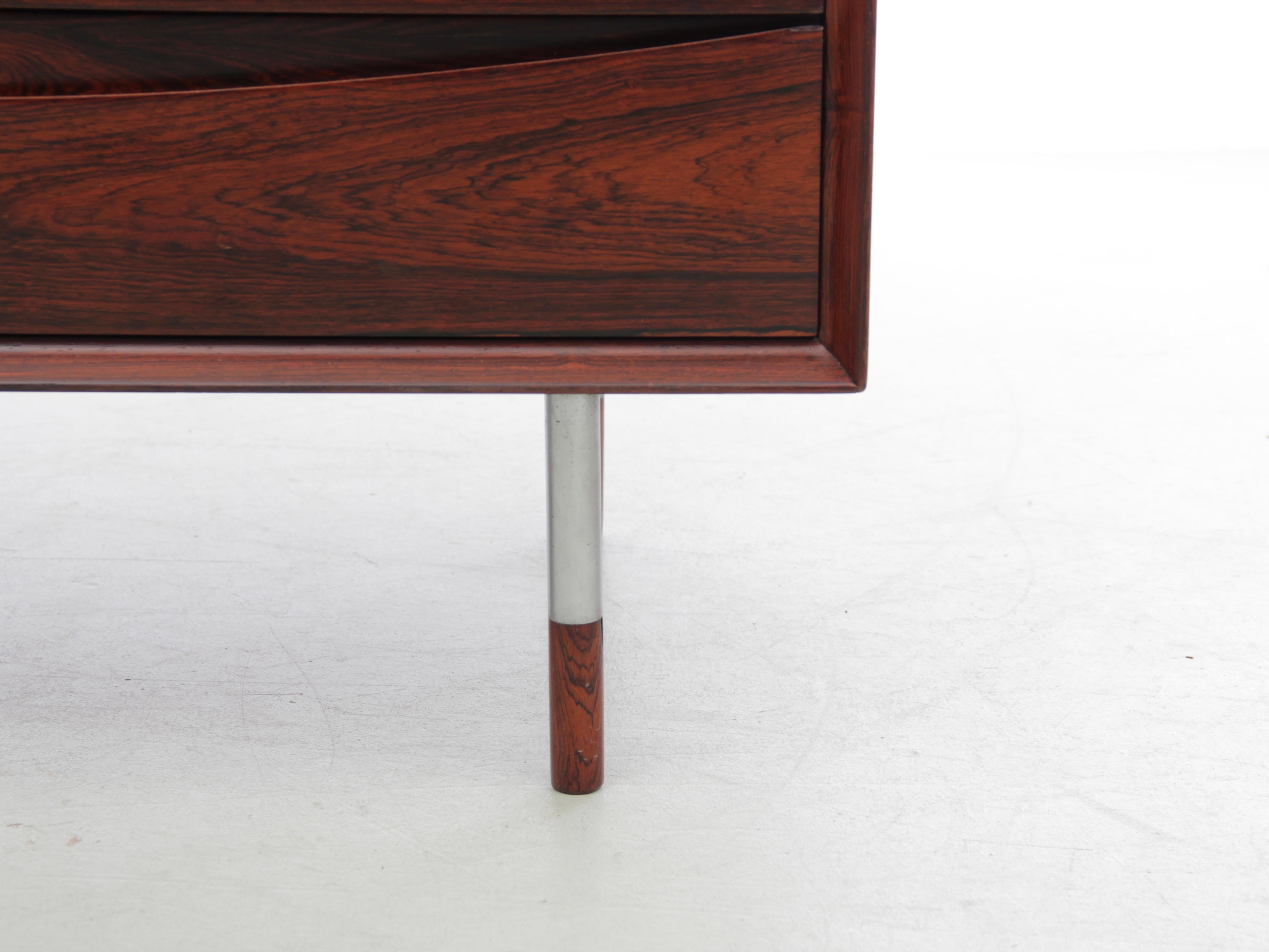 Cassettiera scandinava moderna di metà secolo in palissandro di Arne Vodder in vendita 4