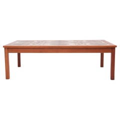 Table basse scandinave moderne du milieu du siècle dernier avec carreaux de céramique