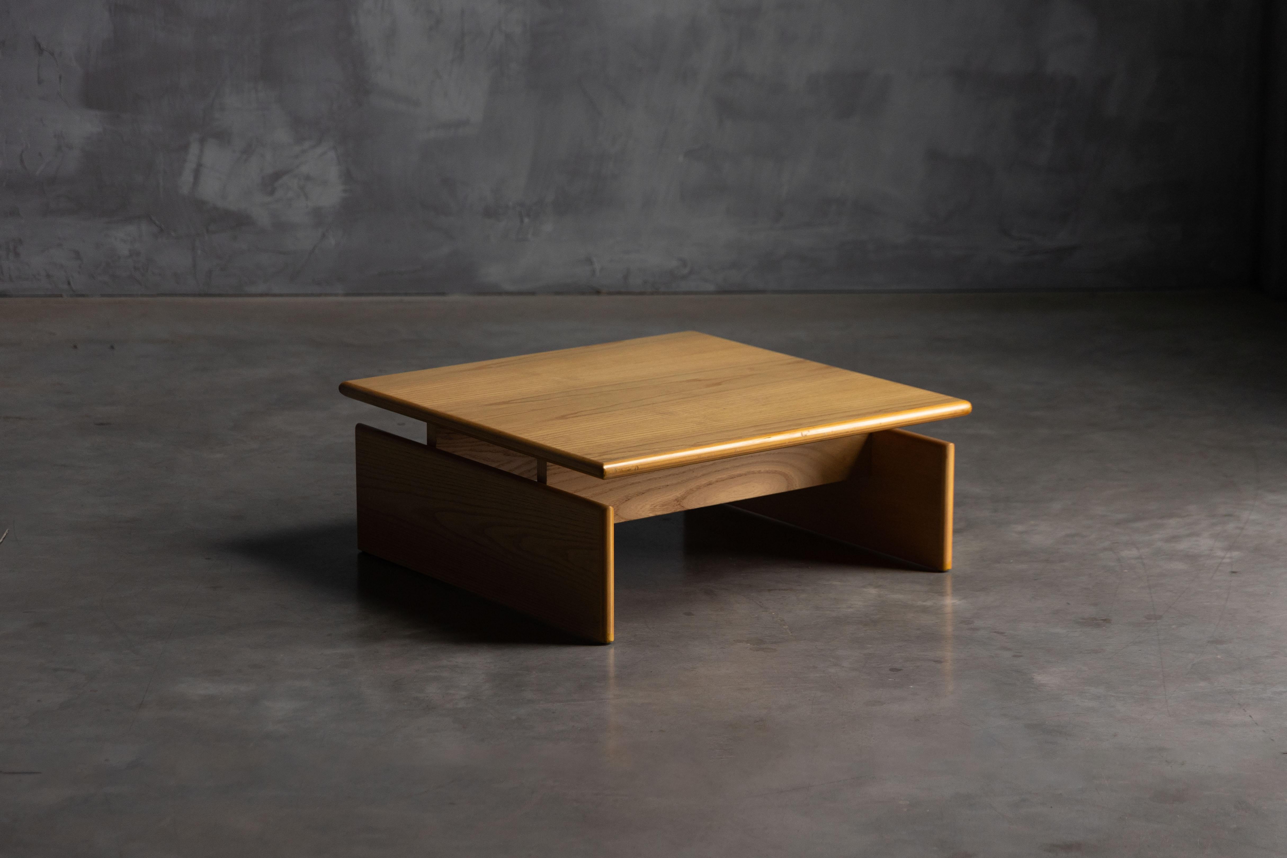 Mid-Century Modern Scandinavian Coffee Table, Denmark, 1970s In Excellent Condition For Sale In Antwerp, BE