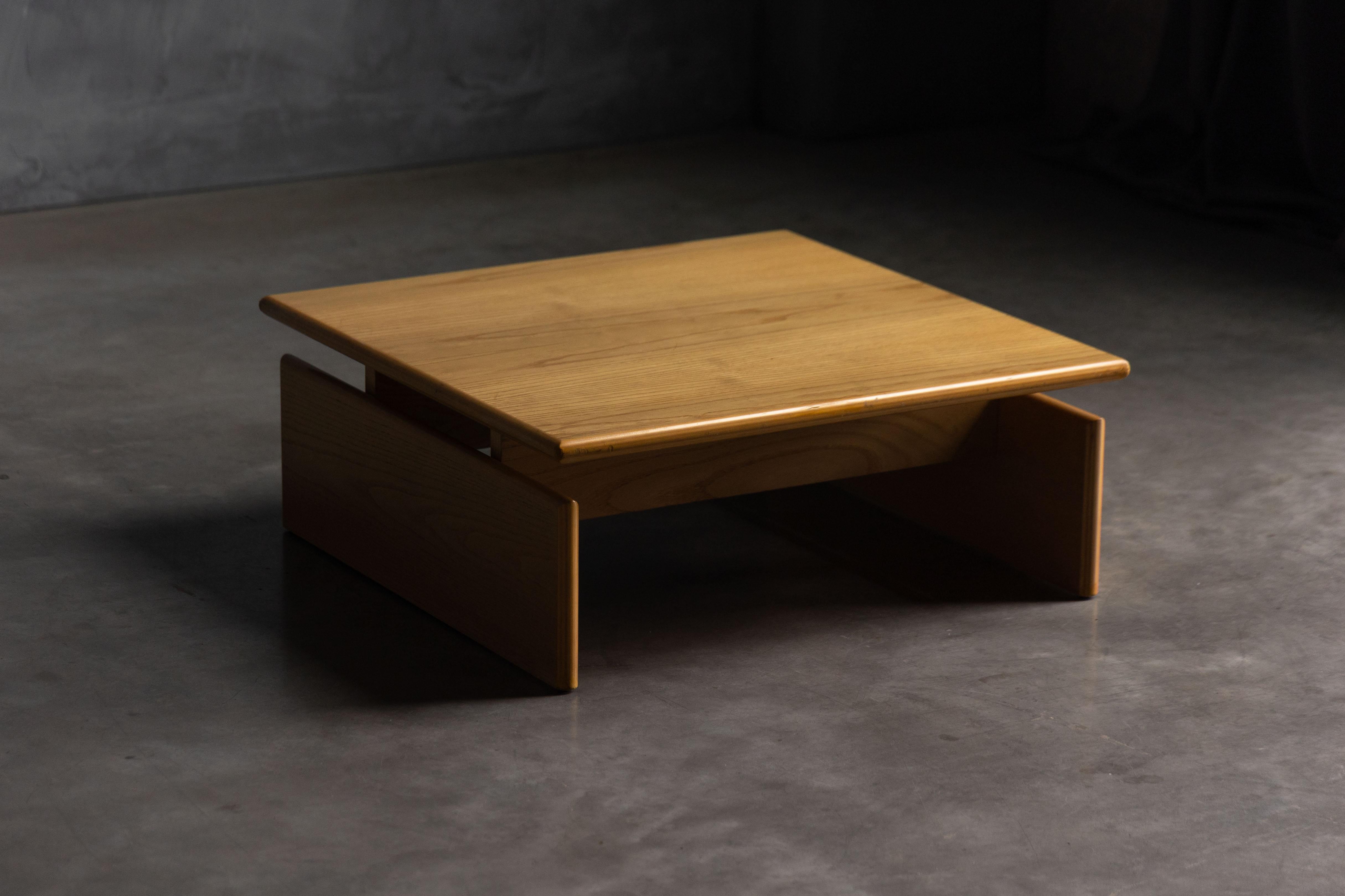 Mid-Century Modern Scandinavian Coffee Table, Denmark, 1970s For Sale 2