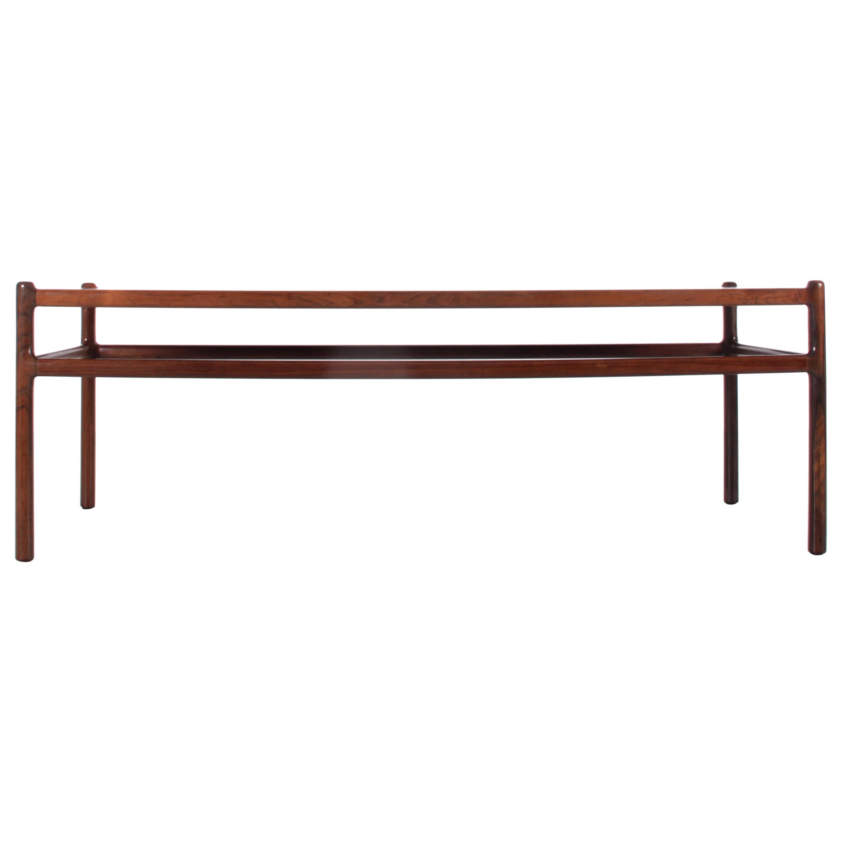 Table basse scandinave moderne du milieu du siècle en bois de rose par Henning Korch en vente