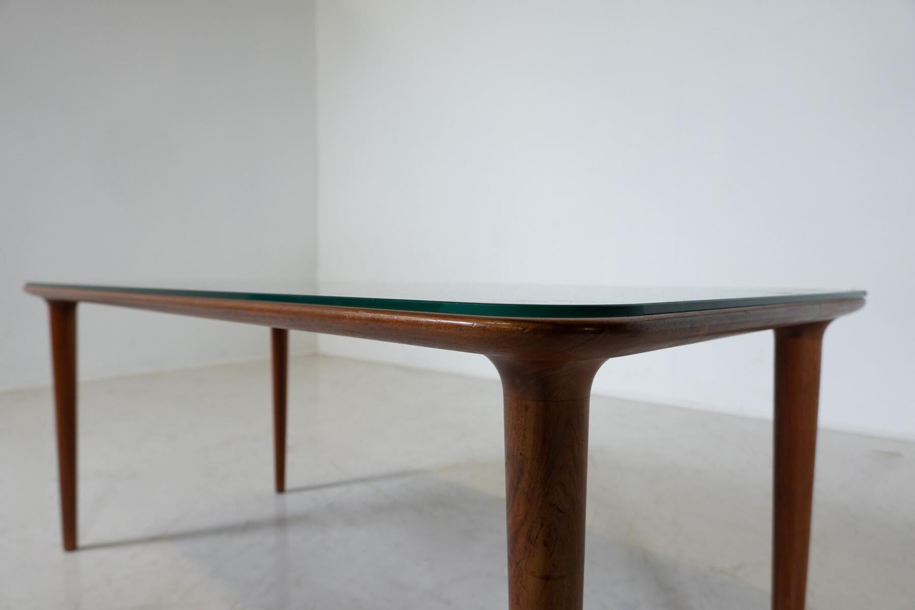 Mid-Century Modern Scandinavian Coffee Table, Teck, 1960s In Good Condition For Sale In Brussels, BE