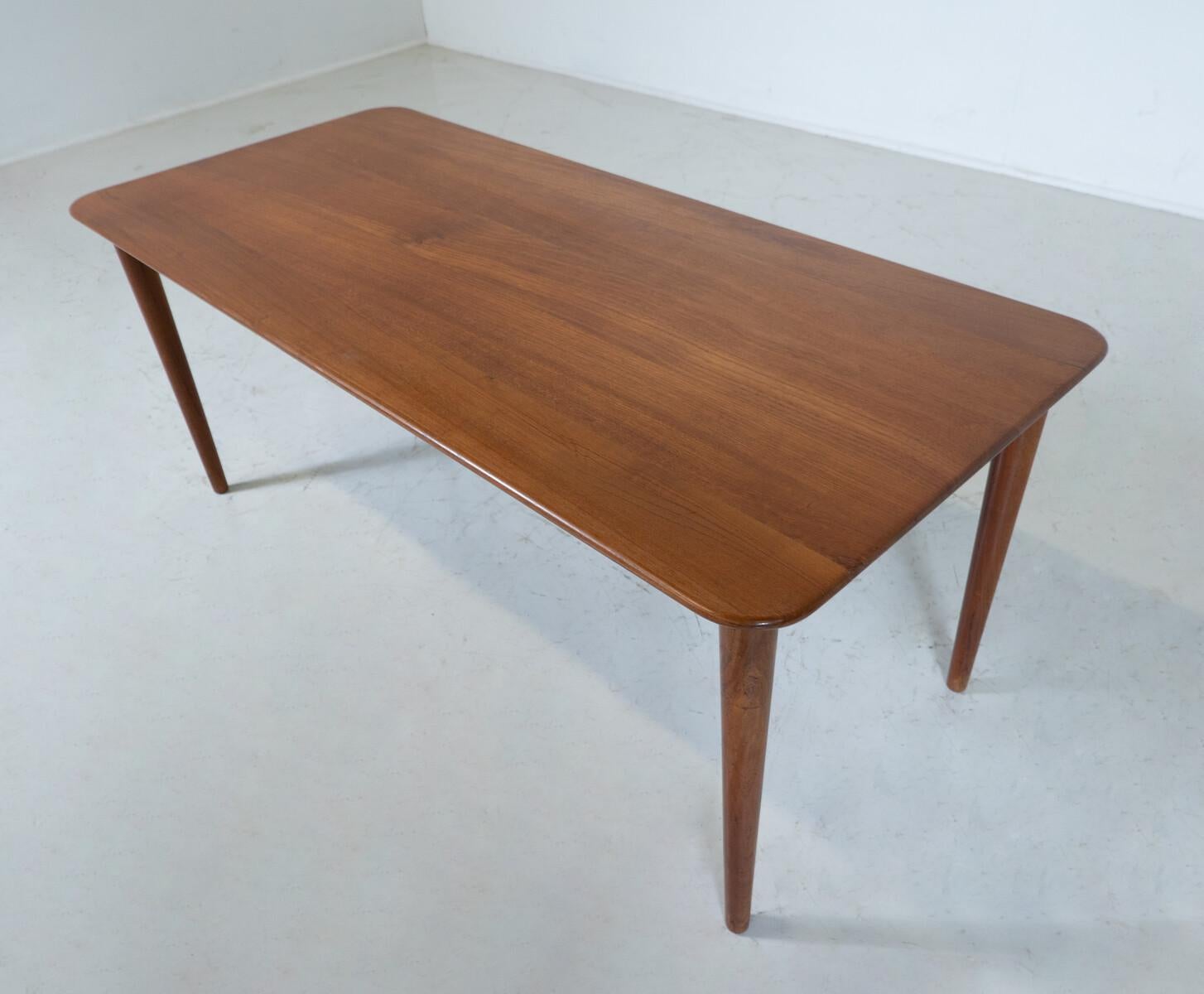 Mid-Century Modern Scandinavian Coffee Table, Teck, 1960s For Sale 1