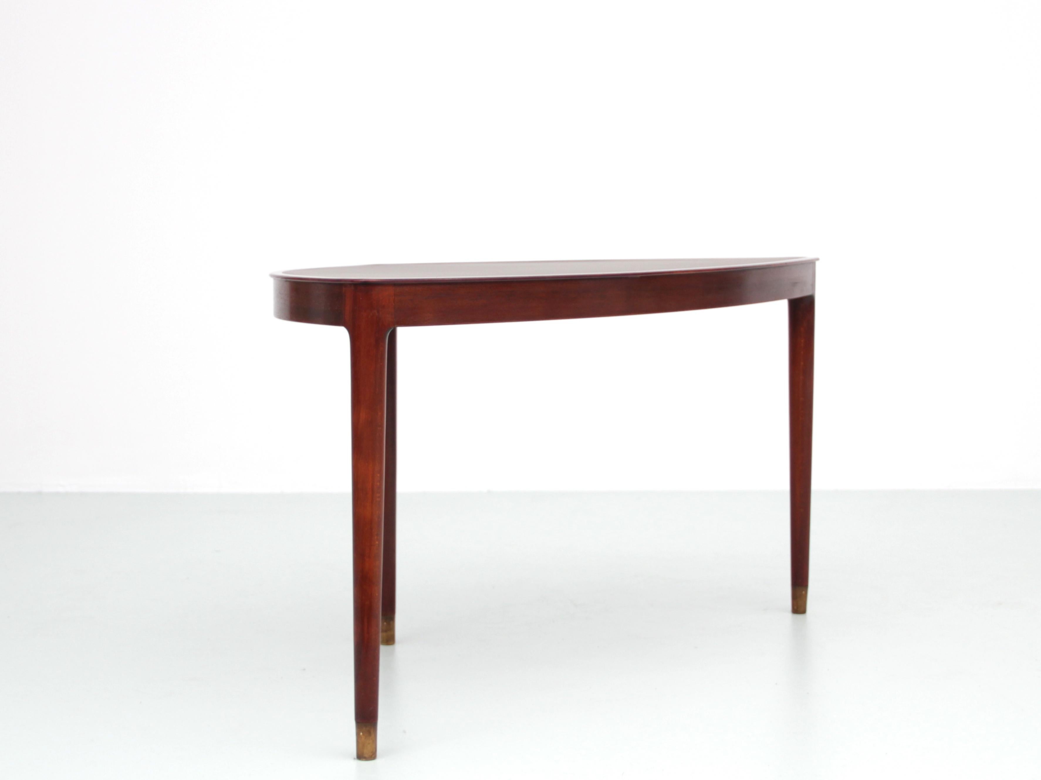 Mid-Century Modern Scandinavian Coffee Table or Side Table For Sale 4