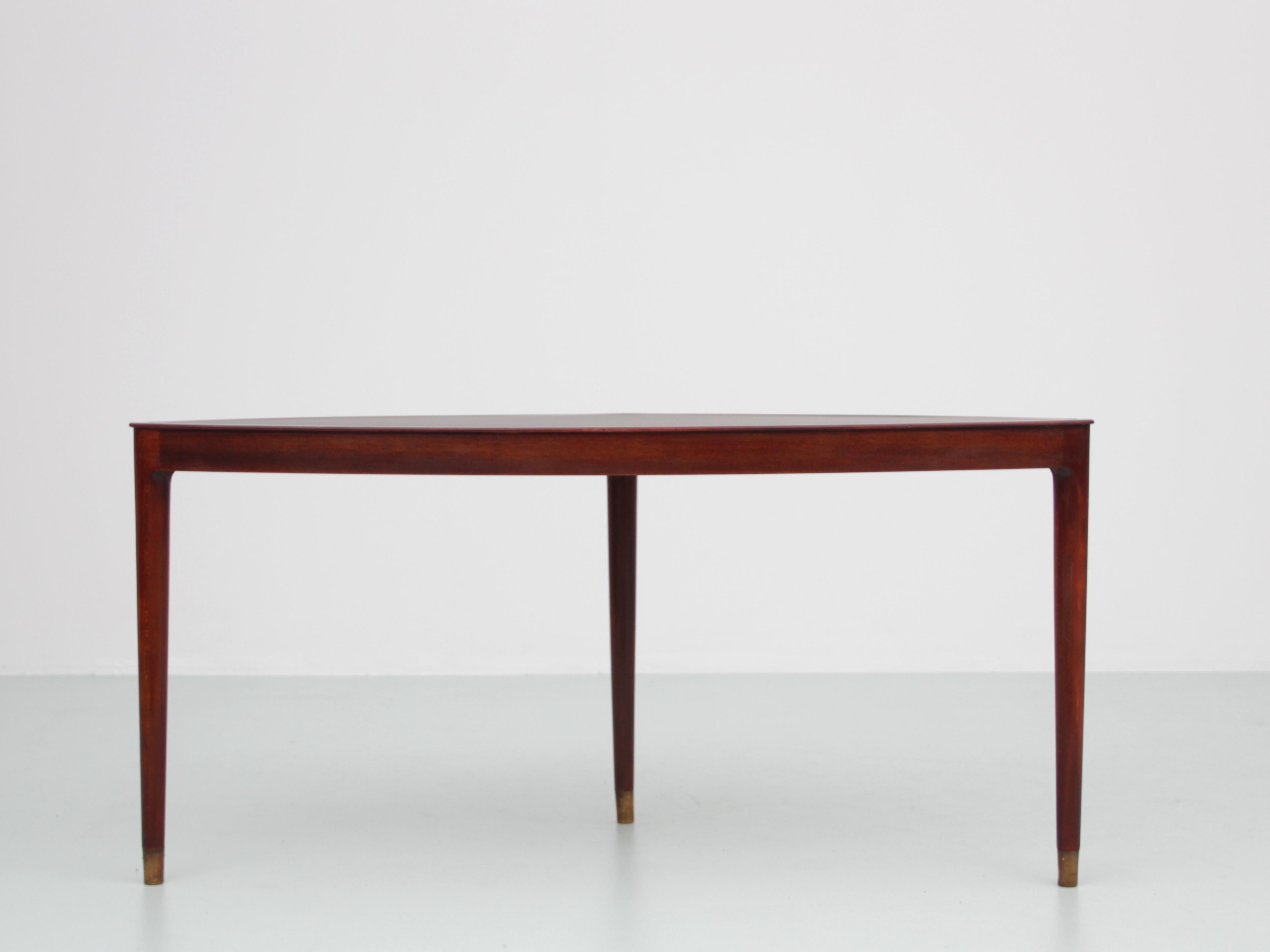 Mid-Century Modern Scandinavian Coffee Table or Side Table For Sale 1
