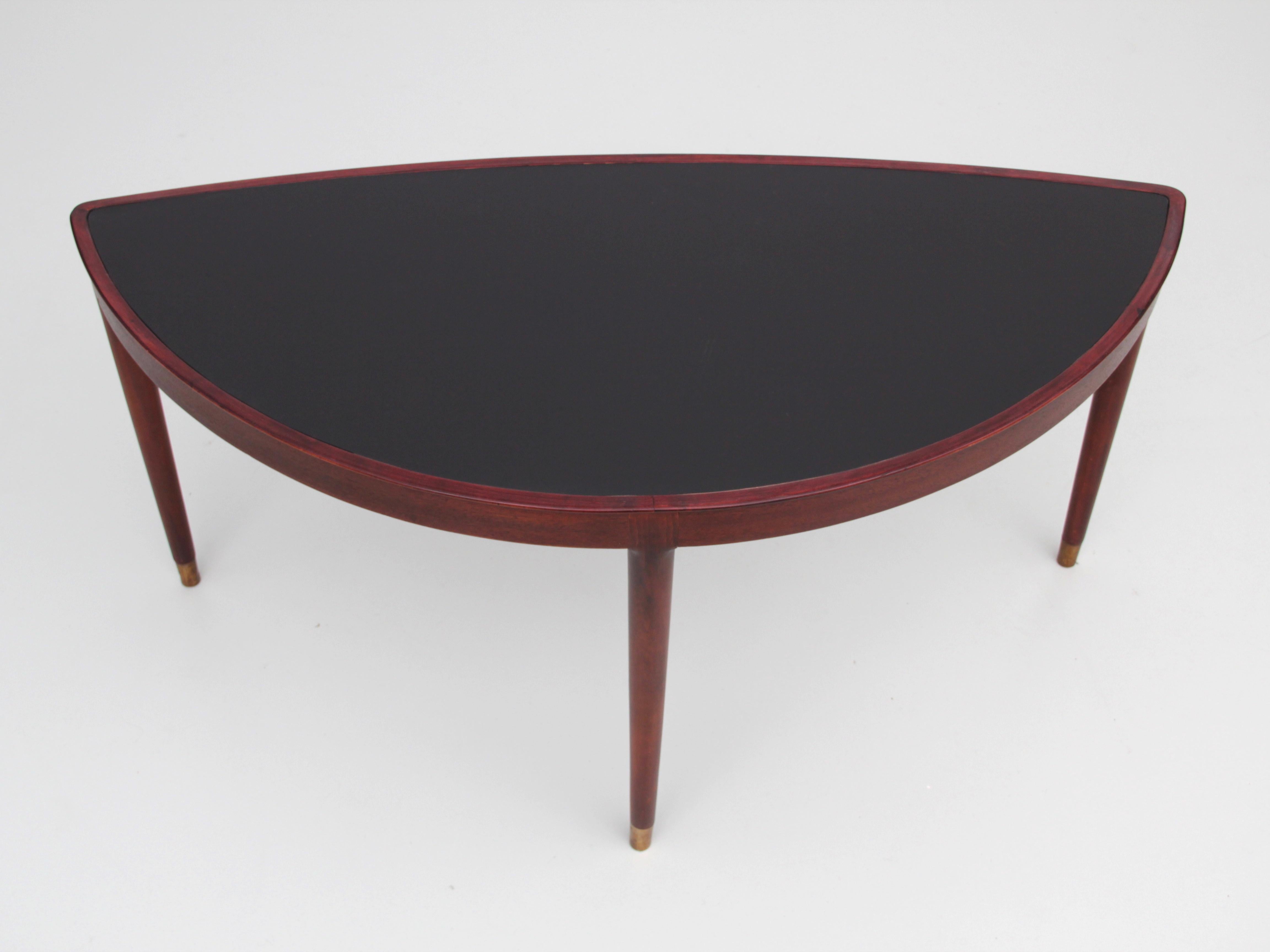 Mid-Century Modern Scandinavian Coffee Table or Side Table For Sale 3