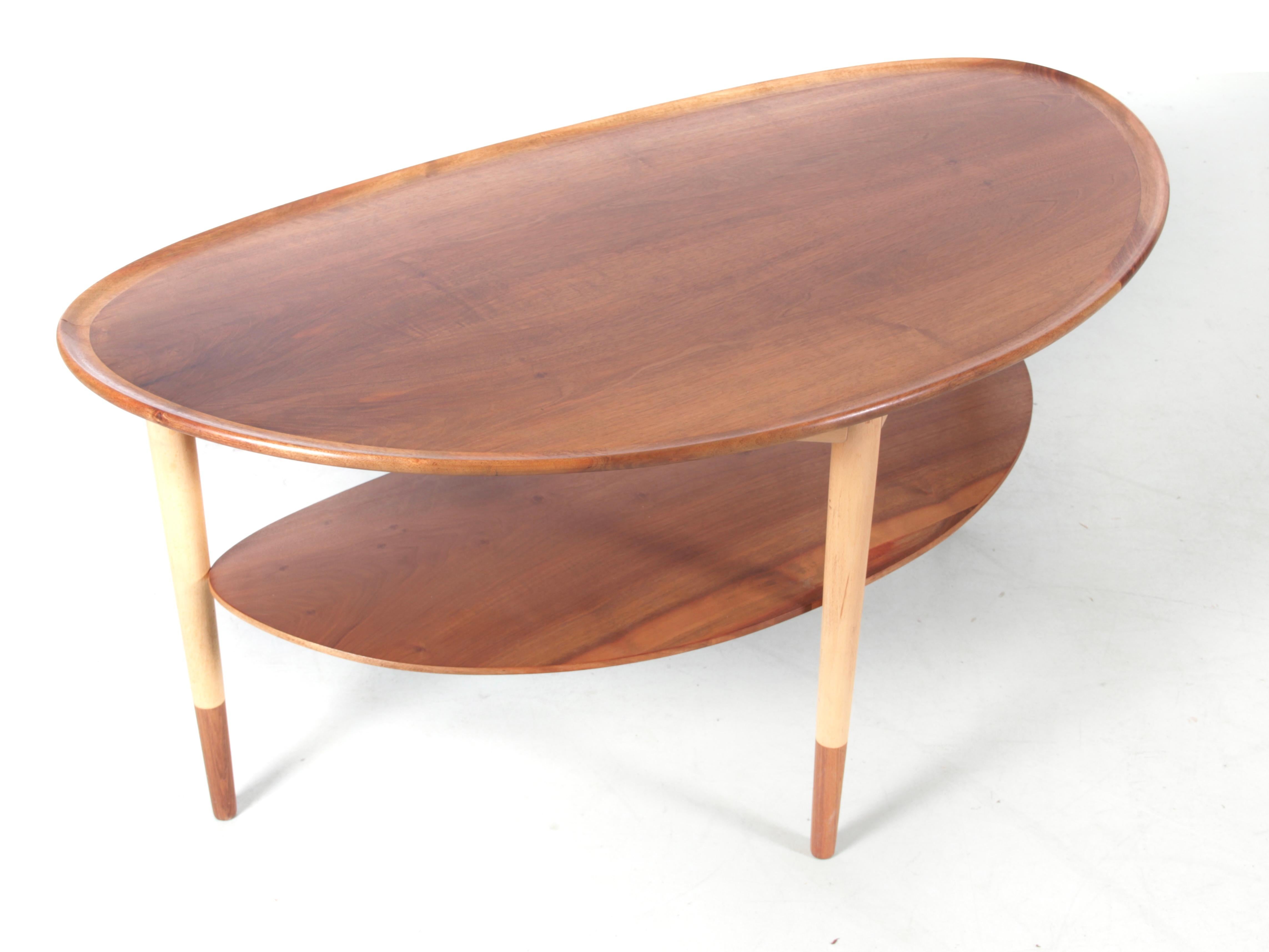 Scandinavian Modern Mid-Century modern scandinavian coffeee table or side table in walnut For Sale