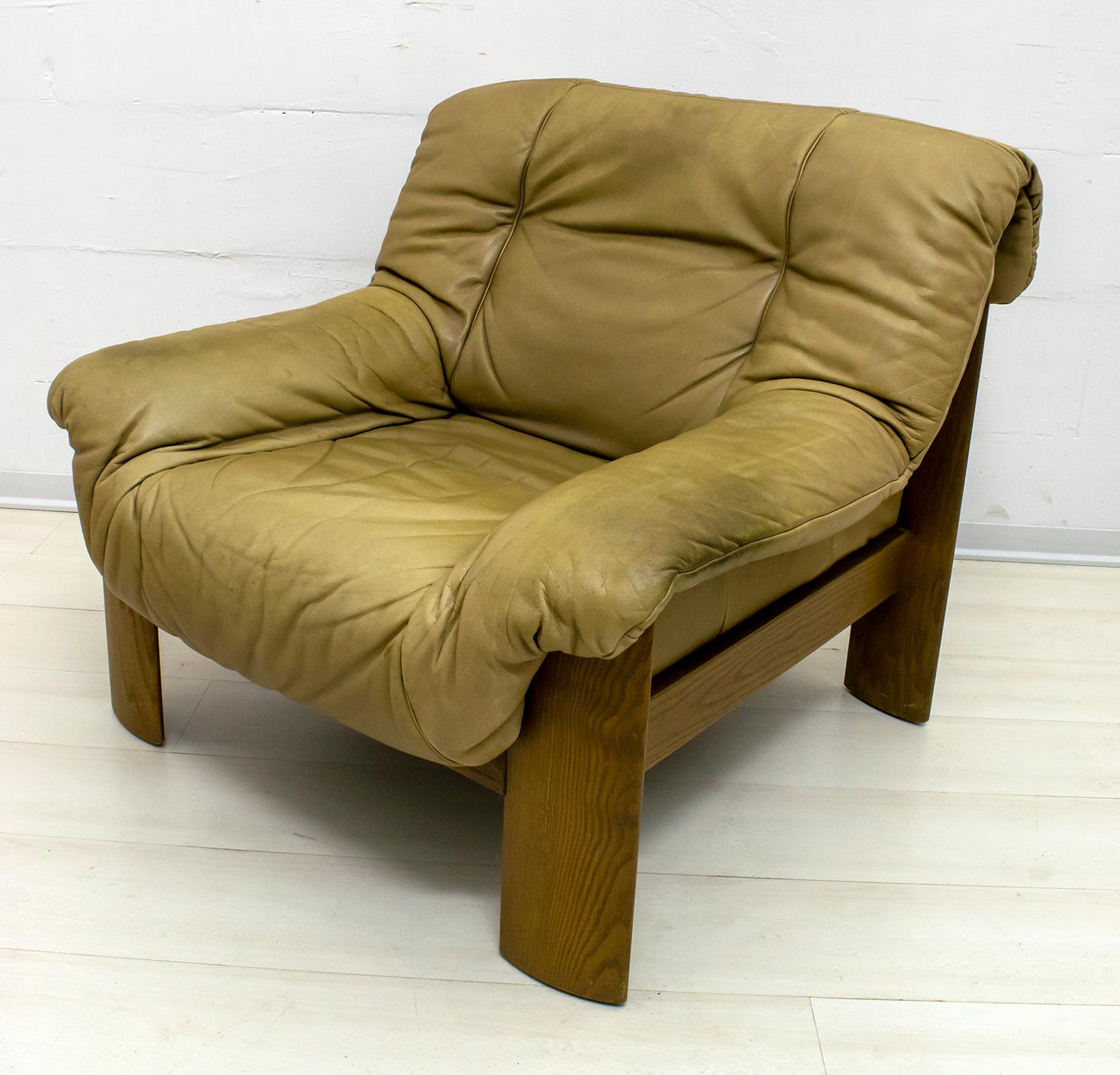 Mid-Century Modern Scandinavian Cognac Brown Leather and Oak Tree Armachair 3