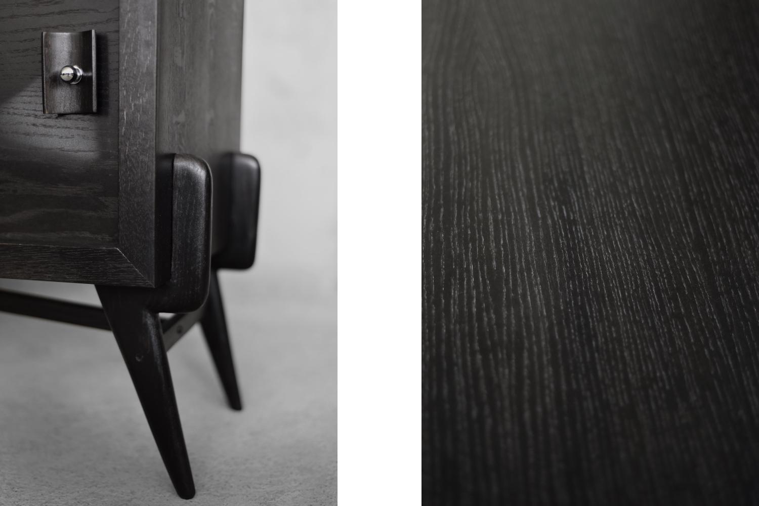 Credenza The Modern Scandinavian di metà secolo in Oak scuro con maniglie di legno e metallo in vendita 3