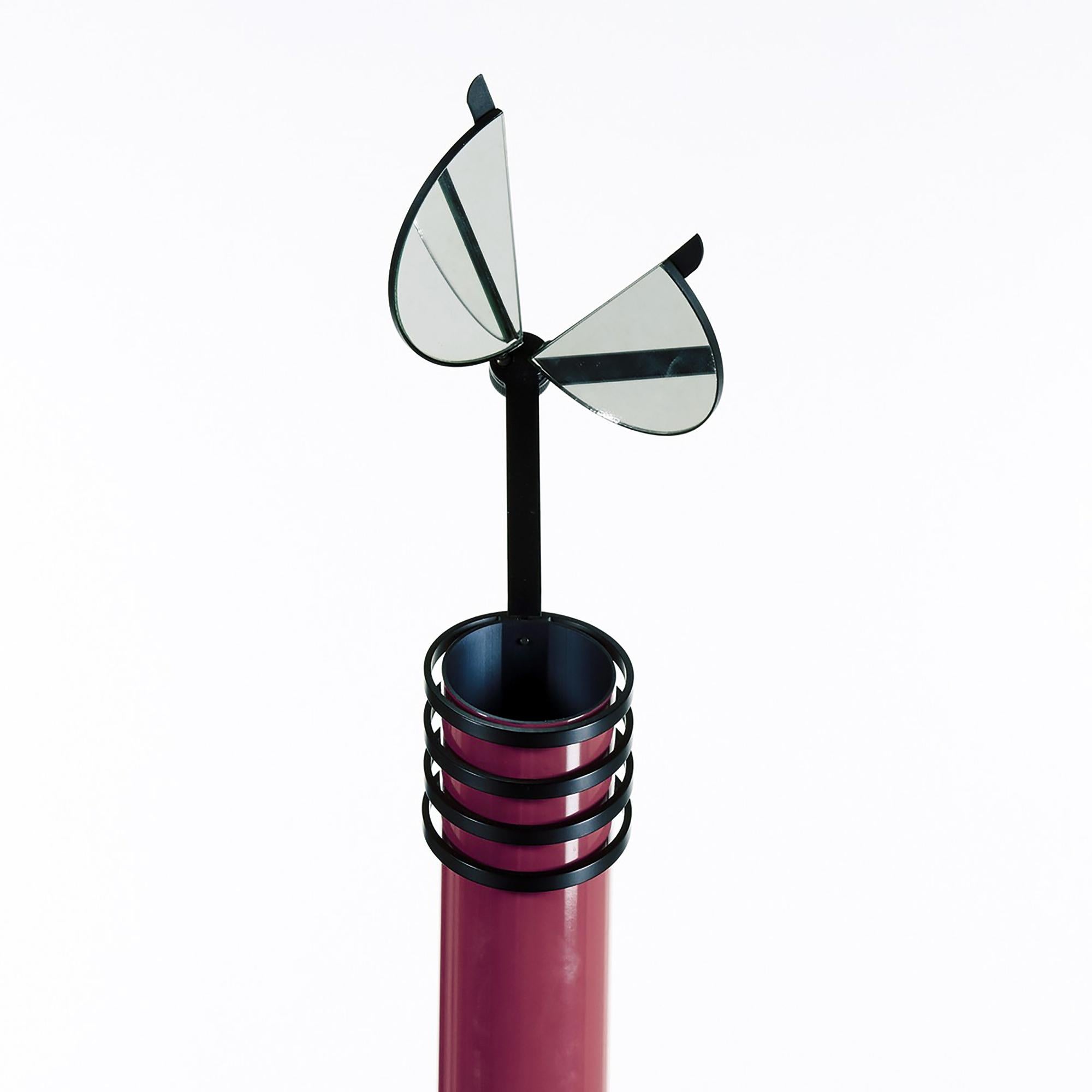 Metallo Lampada da terra con riflettore regolabile dal design scandinavo moderno di metà secolo in vendita