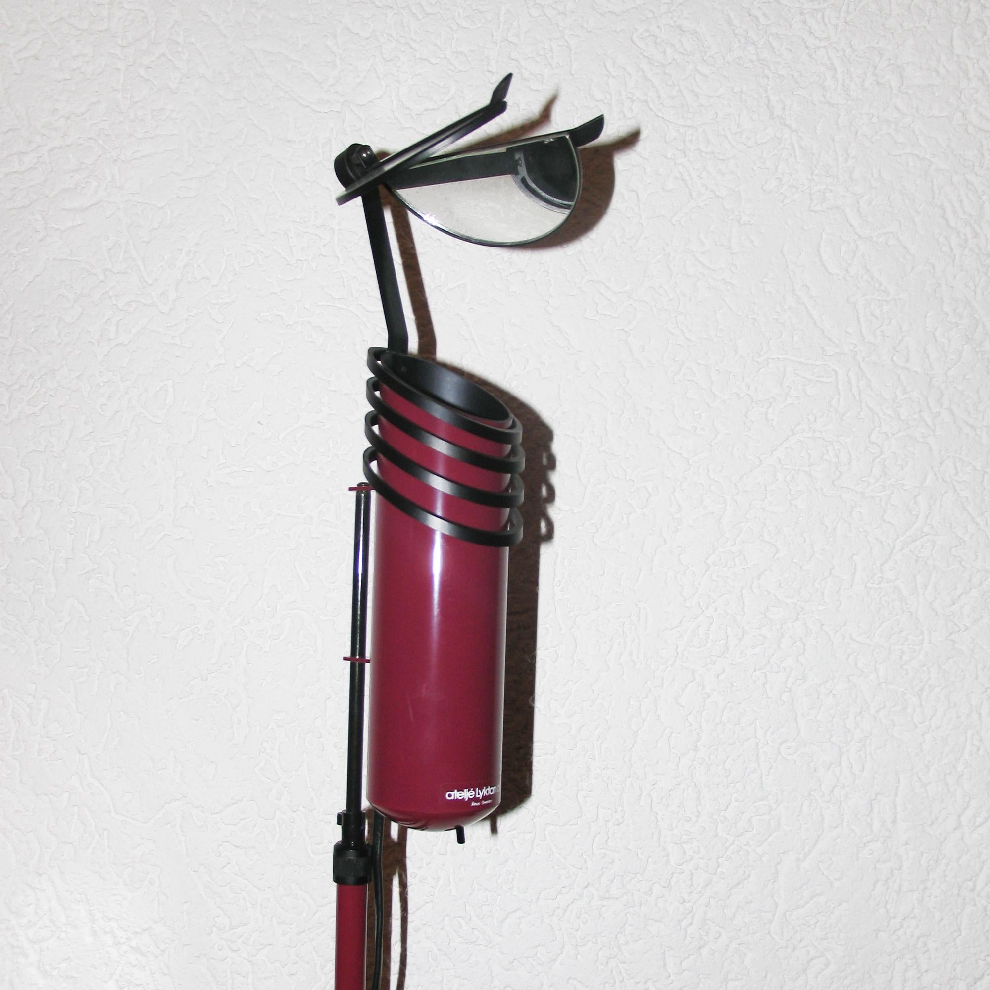 Lampada da terra con riflettore regolabile dal design scandinavo moderno di metà secolo in vendita 1