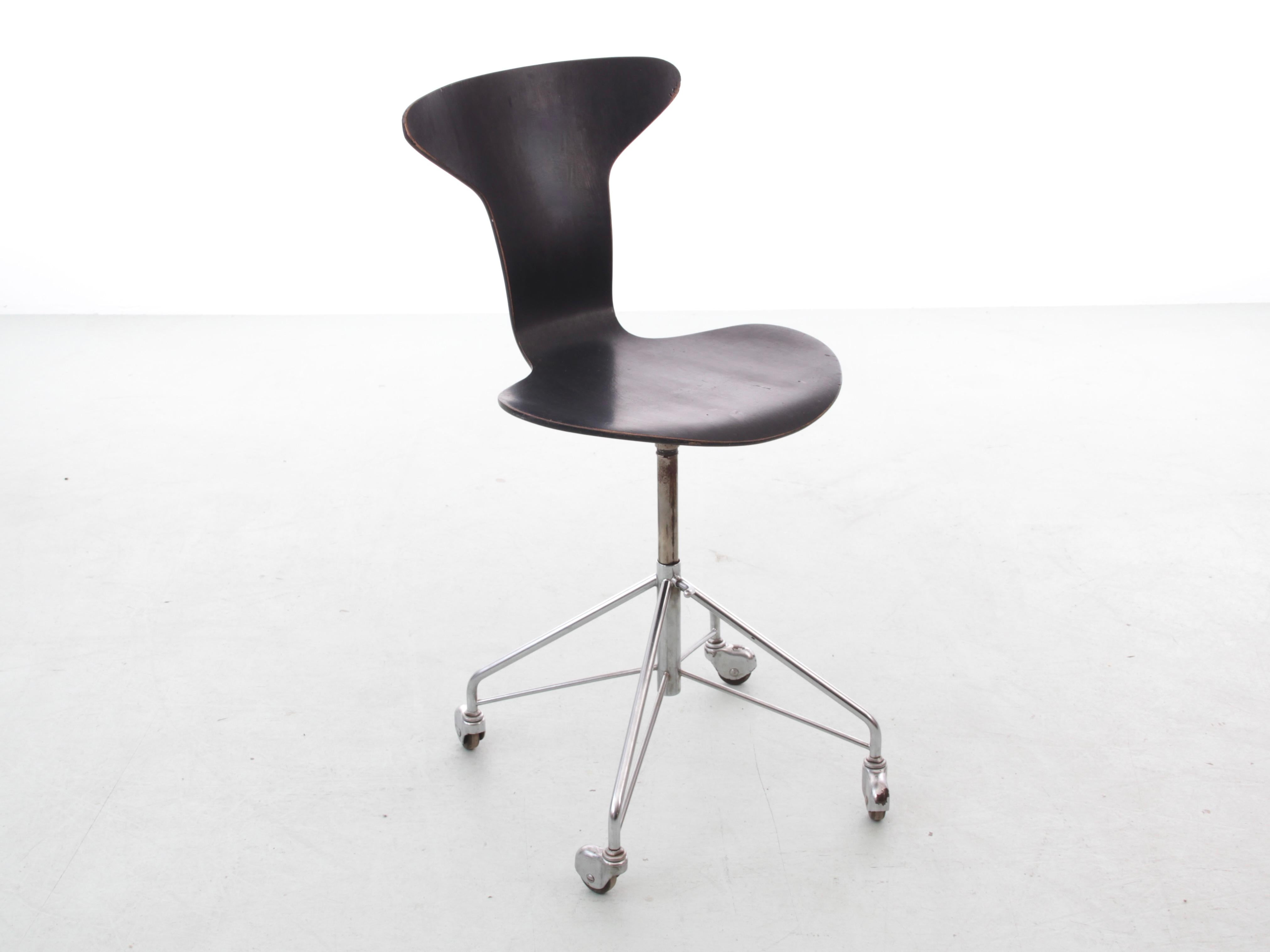 Scandinave moderne Chaise de bureau scandinave moderne du milieu du siècle Model No Jacobsen par Arne Jacobsen en vente