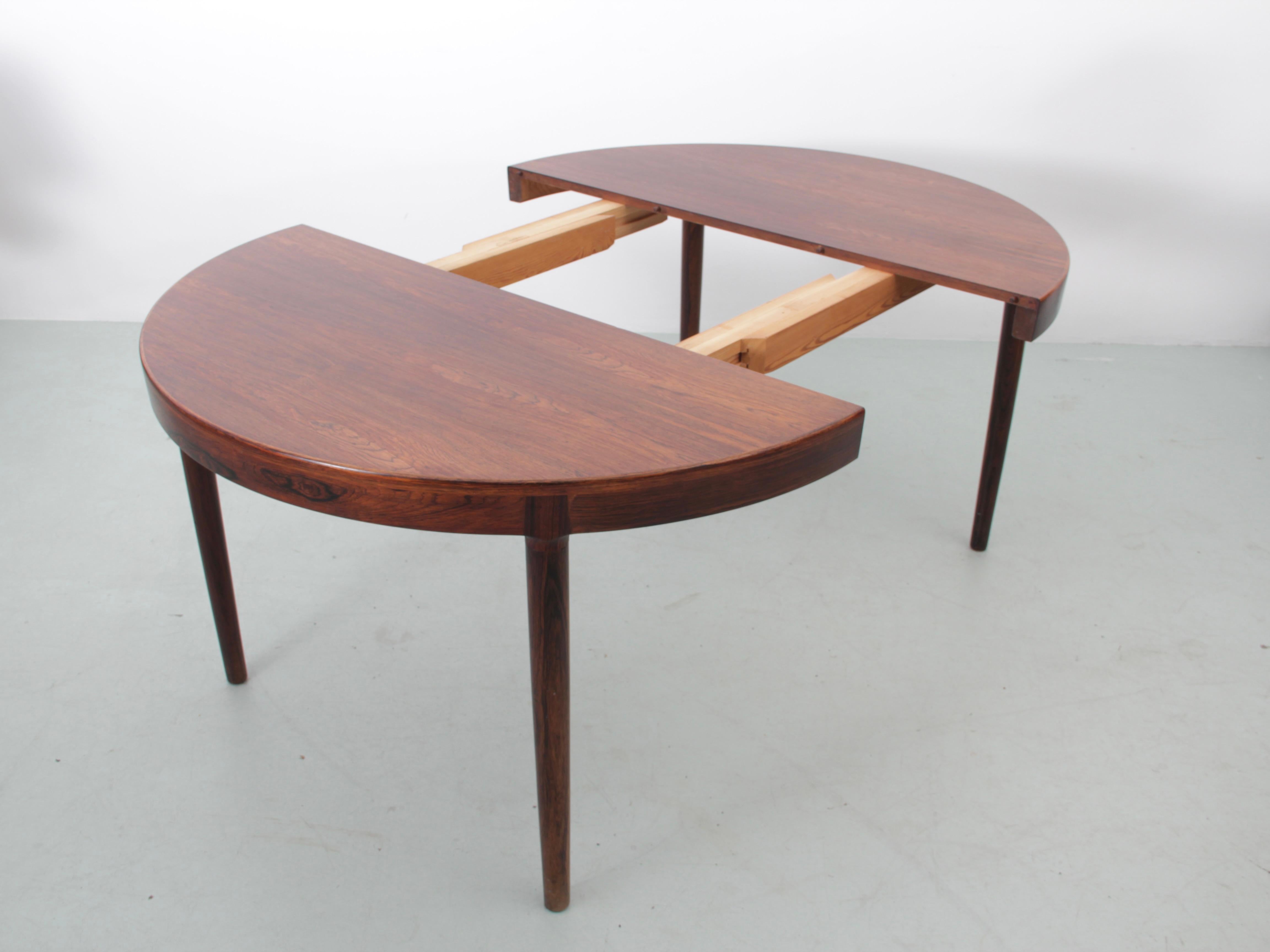 Mid century modern scandinavian dining table  by Harry Østergaard In Good Condition In Courbevoie, FR