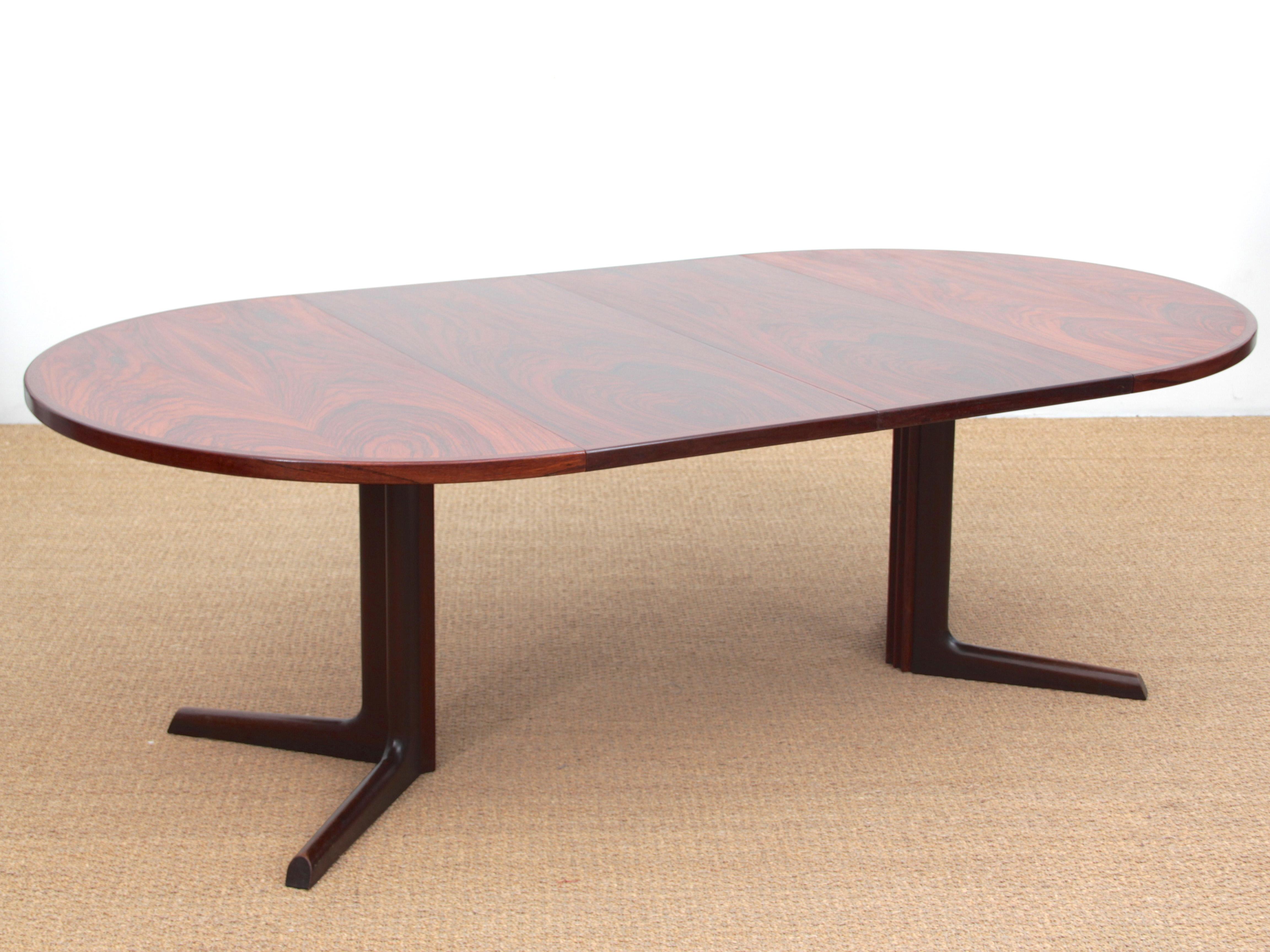 Mid-Century Modern Scandinavian Dining Table from Gudme Møbelfabrik in Rosewood In Good Condition In Courbevoie, FR
