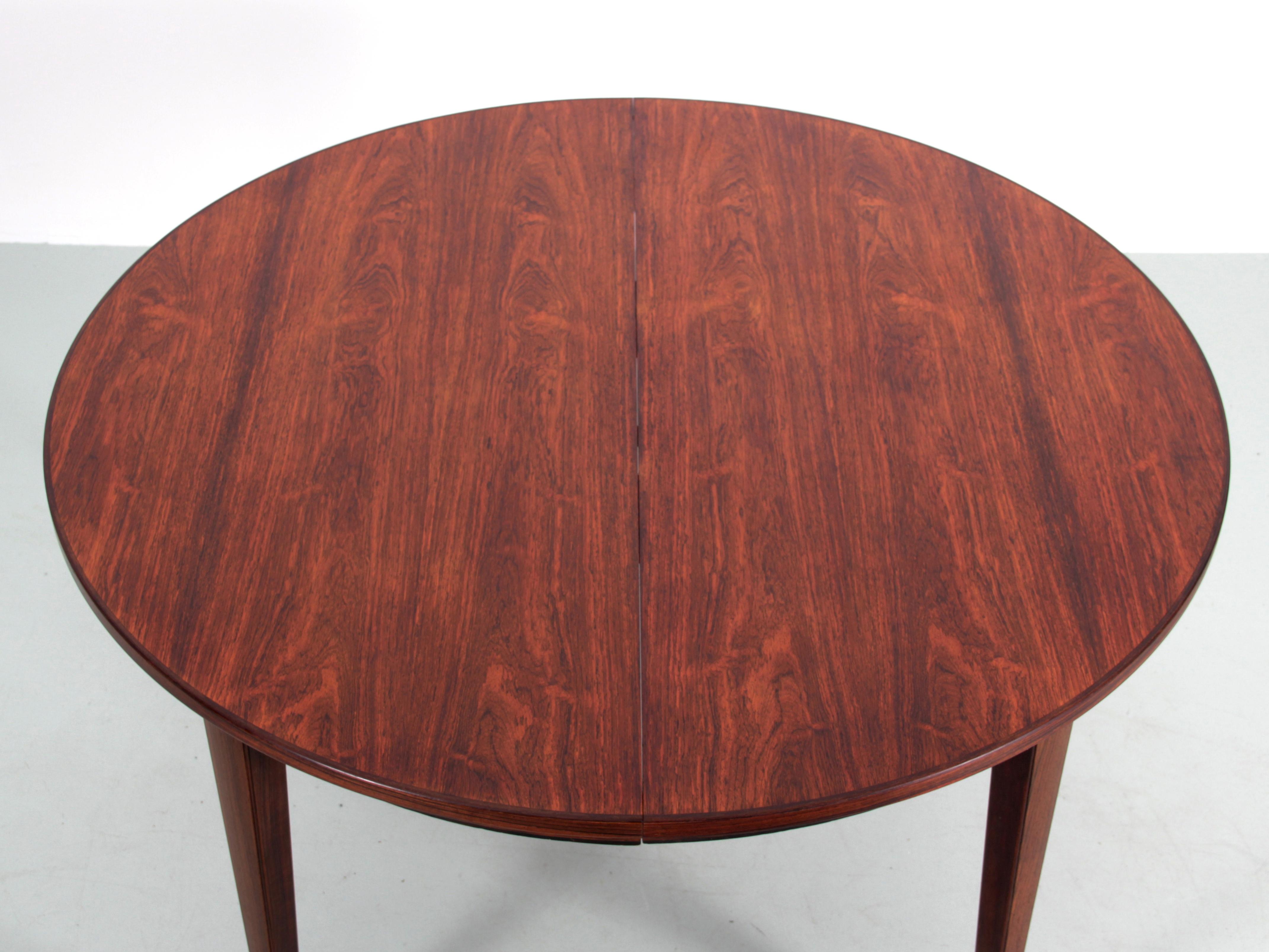 Scandinavian Modern Mid-Century Modern Scandinavian Dining Table in Rosewood with 3 Extra Leaves