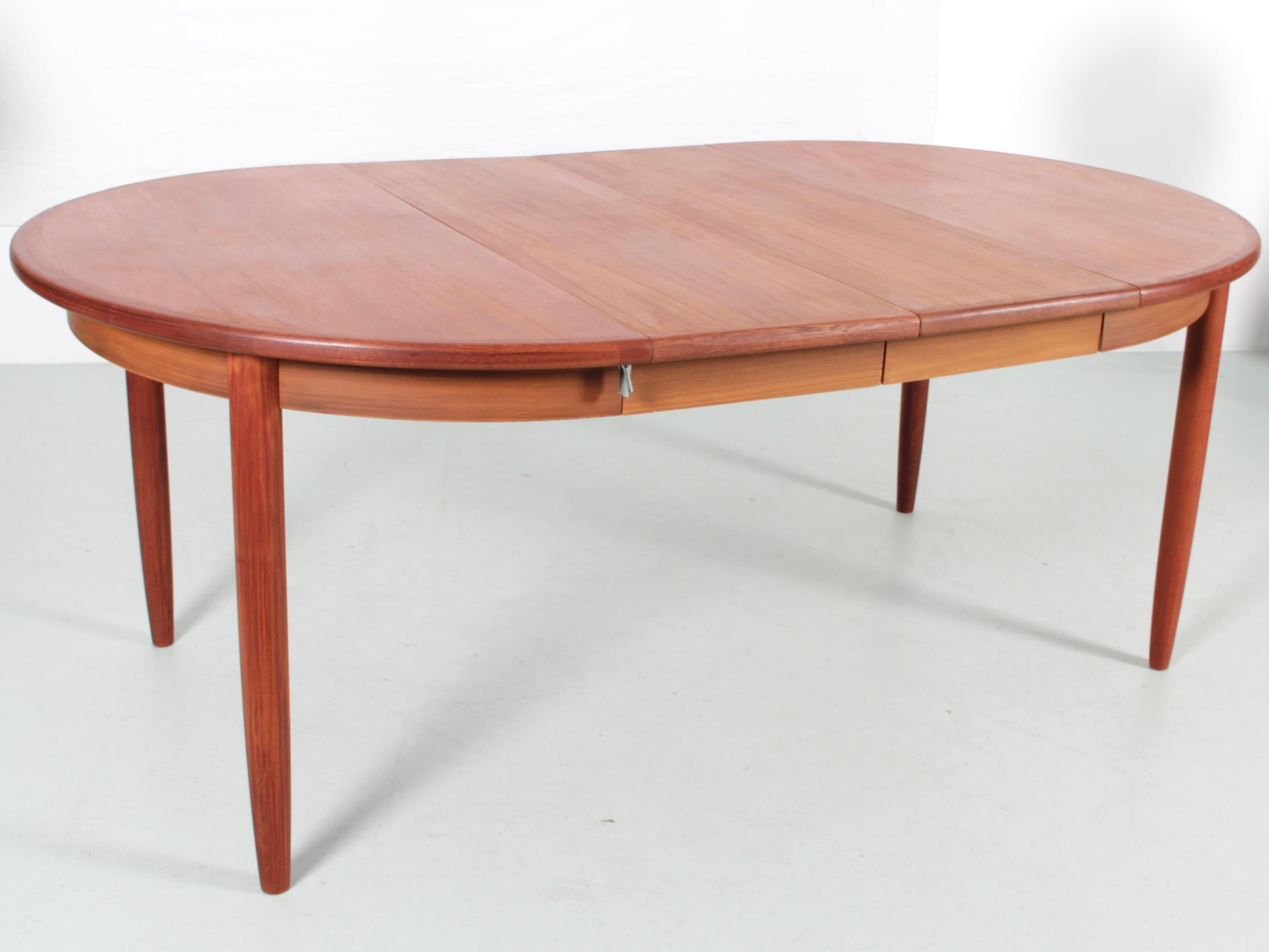 Scandinavo moderno Tavolo da pranzo scandinavo moderno di metà secolo in teak in vendita