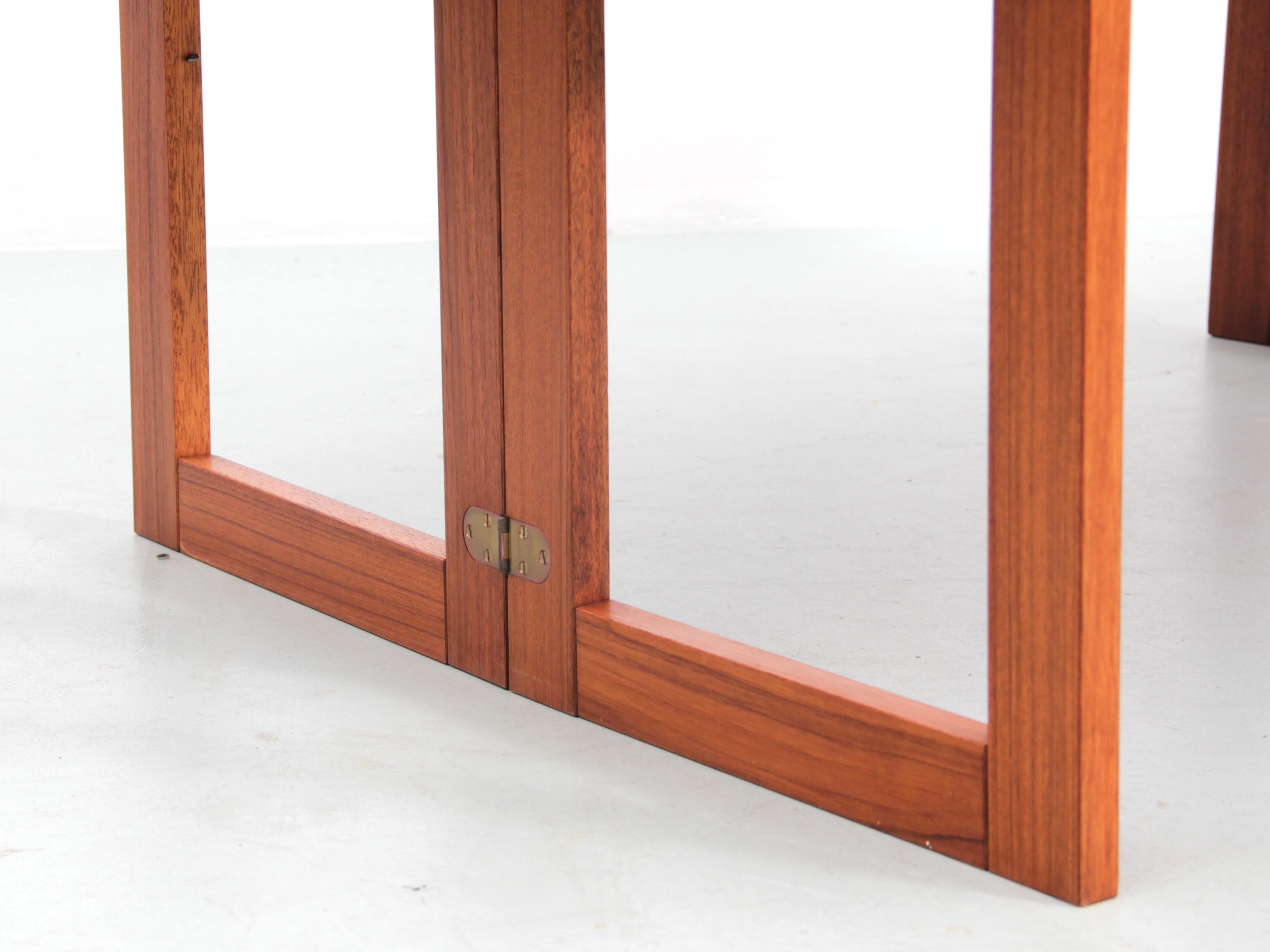 Mid-Century Modern scandinavian folding coffee table in teak For Sale 4