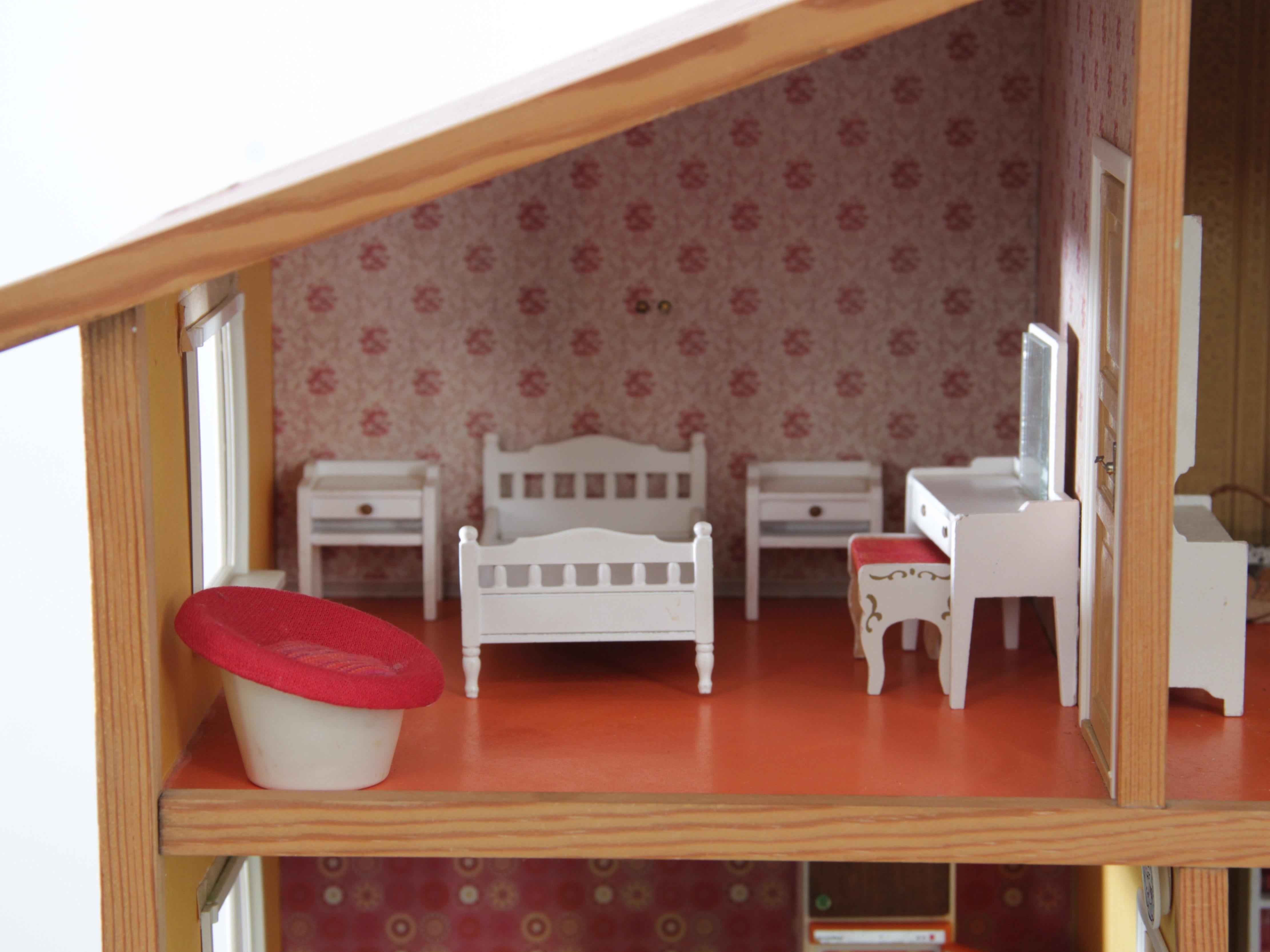 mid century modern dollhouse