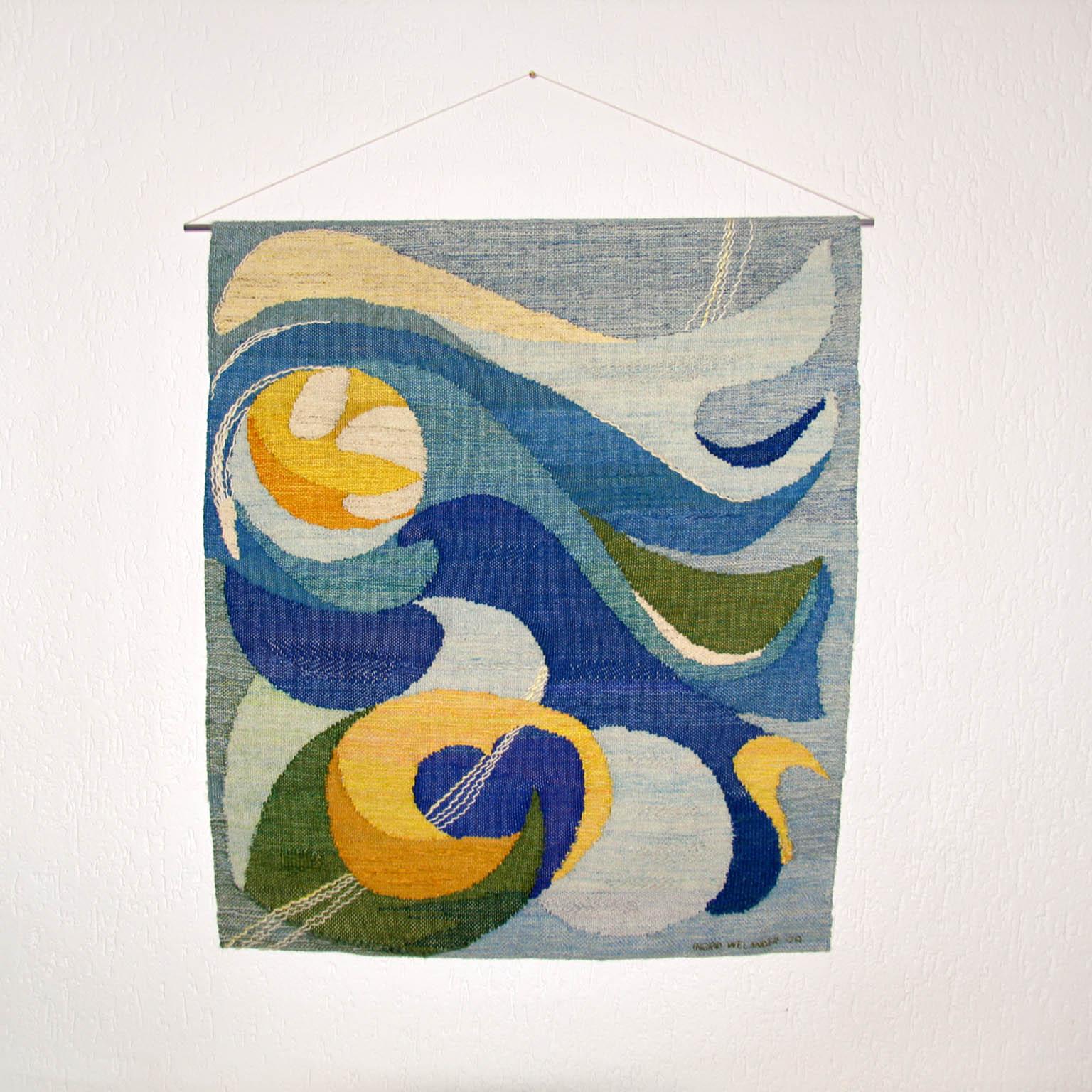Important, unique piece handwoven Scandinavian vintage tapestry from 1979 by Ingrid Hjelmvik Welander.
Signed lower right and to the backside written in Swedish (English translation)
Do you see the sea? Do you hear the wind? Hear the air playing.