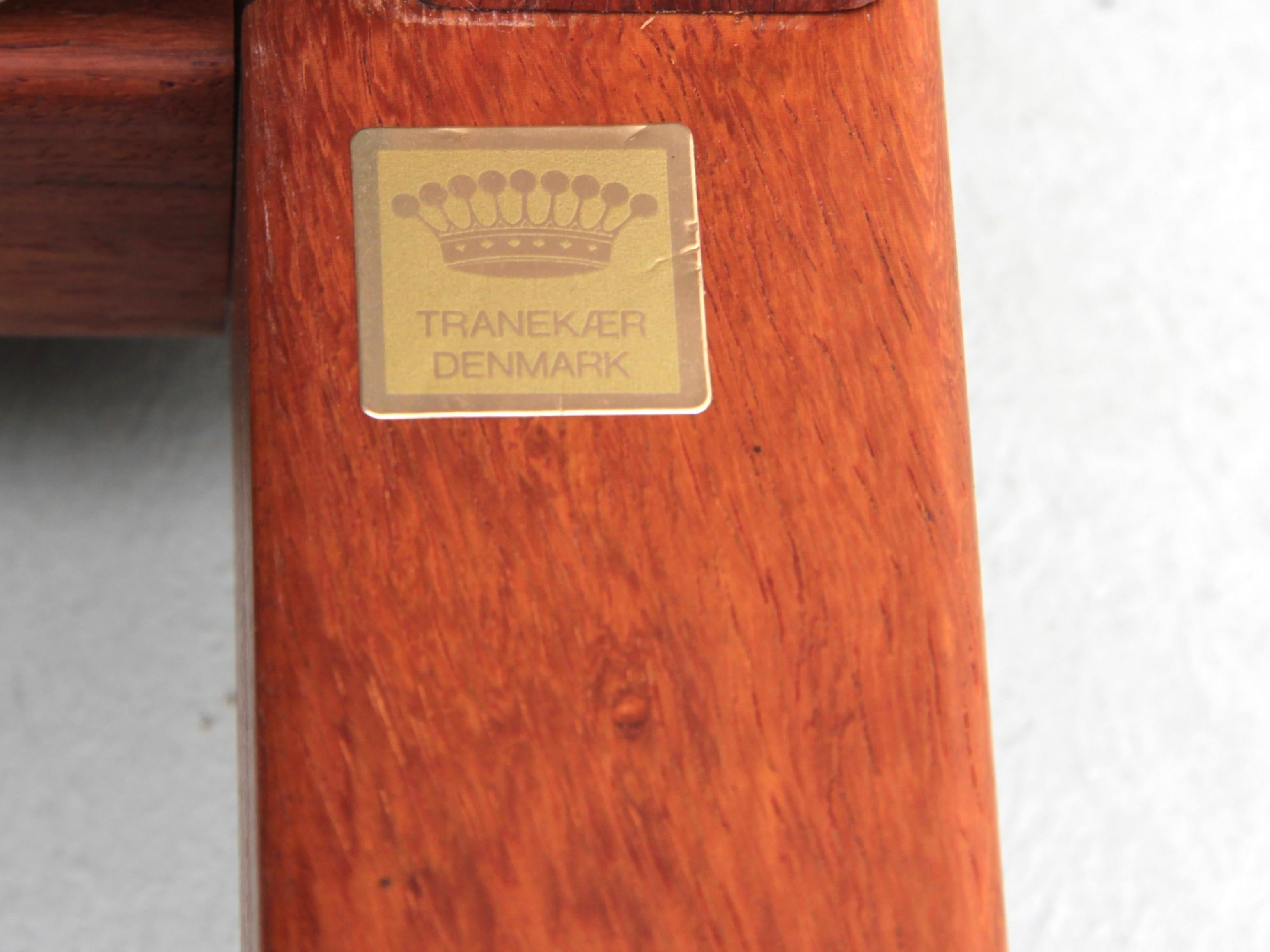 Großer skandinavischer Mid-Century-Modern-Couchtisch aus Teakholz im Angebot 5
