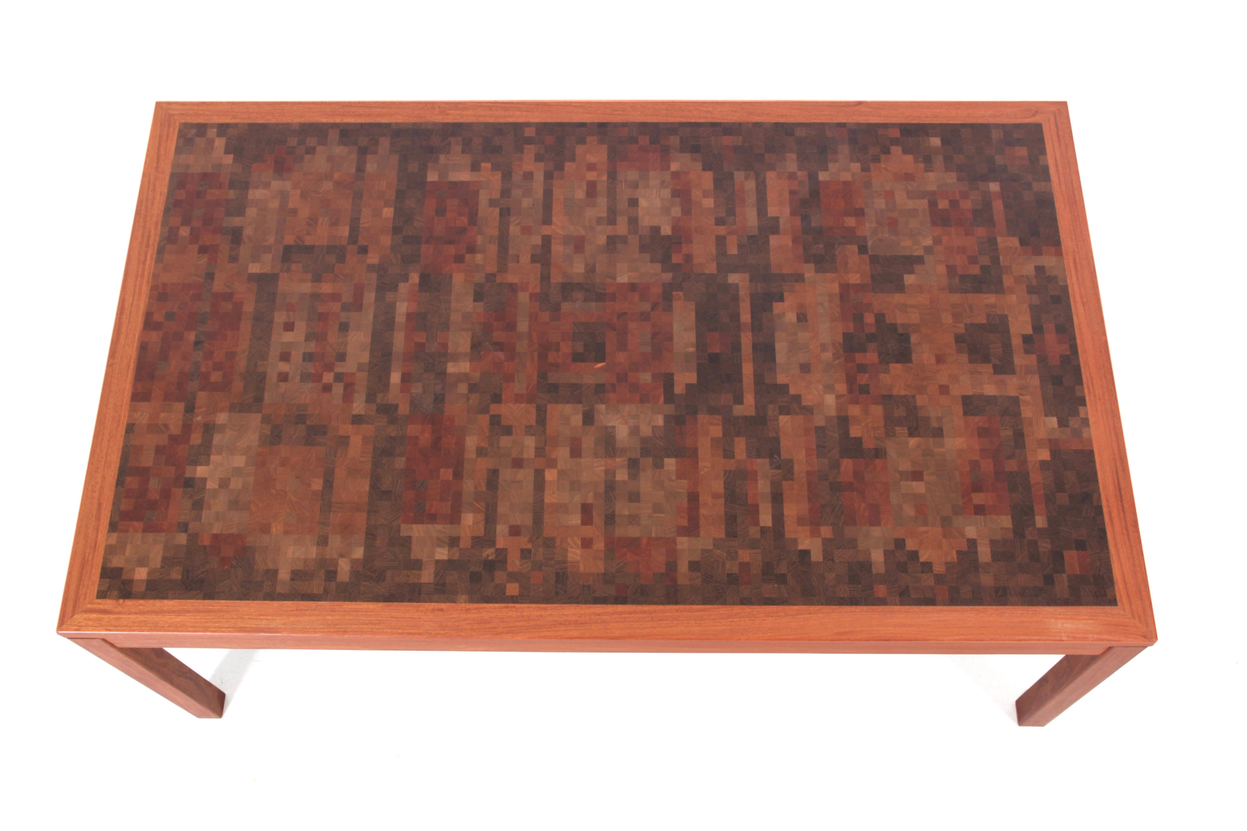 Großer skandinavischer Mid-Century-Modern-Couchtisch aus Teakholz (Skandinavische Moderne) im Angebot