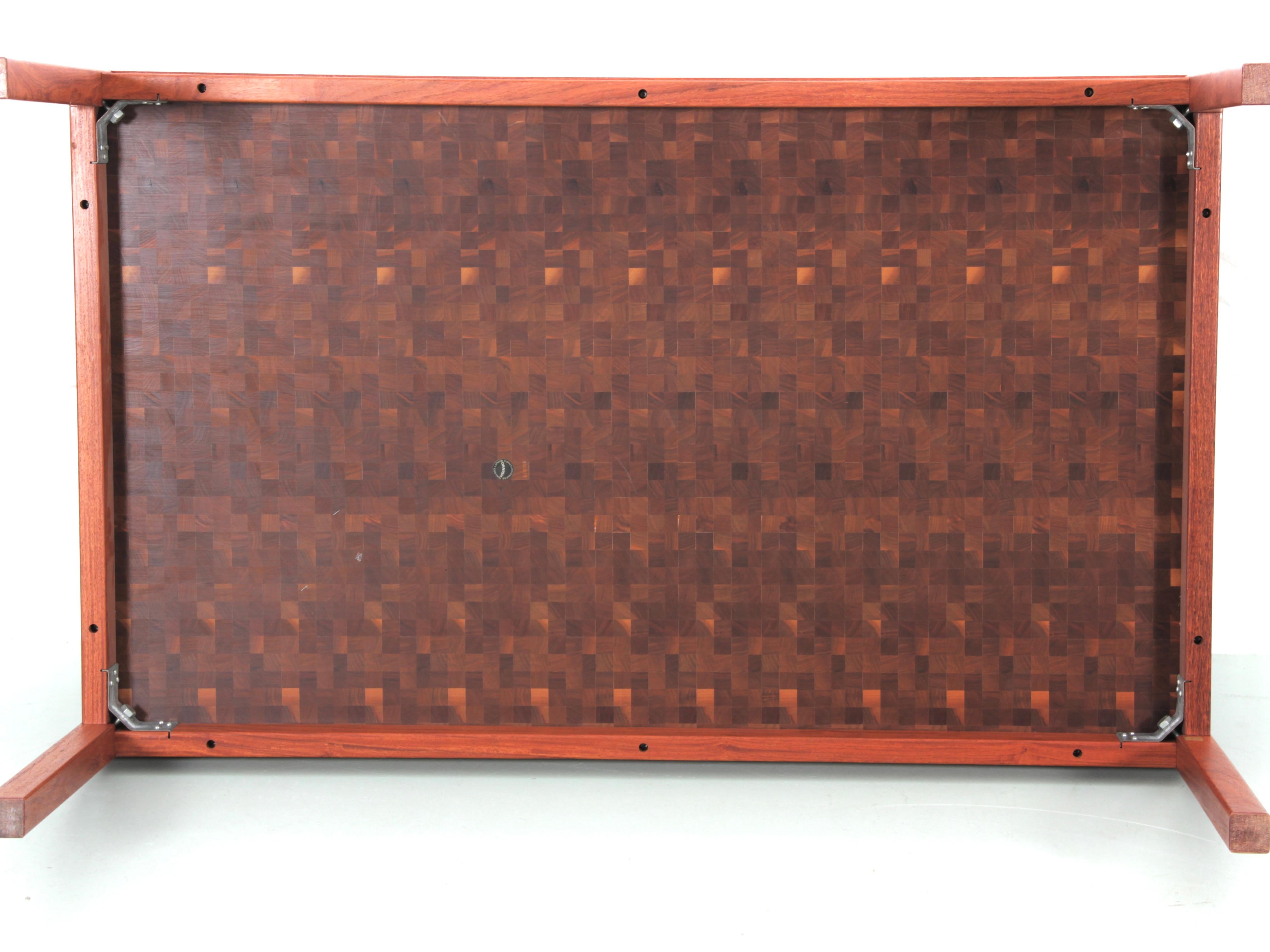Großer skandinavischer Mid-Century-Modern-Couchtisch aus Teakholz im Zustand „Gut“ im Angebot in Courbevoie, FR