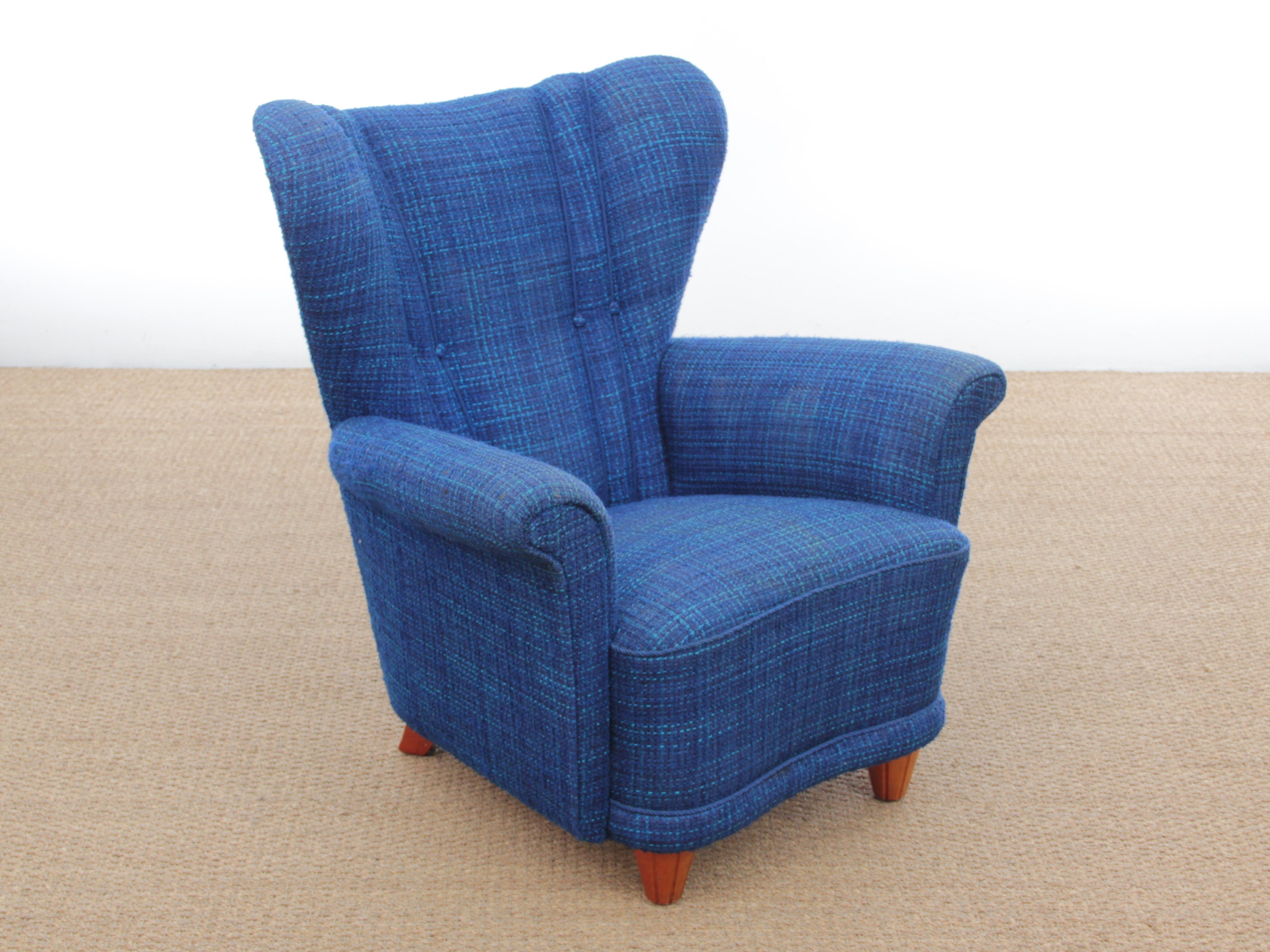 Mid-Century Modern Scandinavian Lounge Chair 1