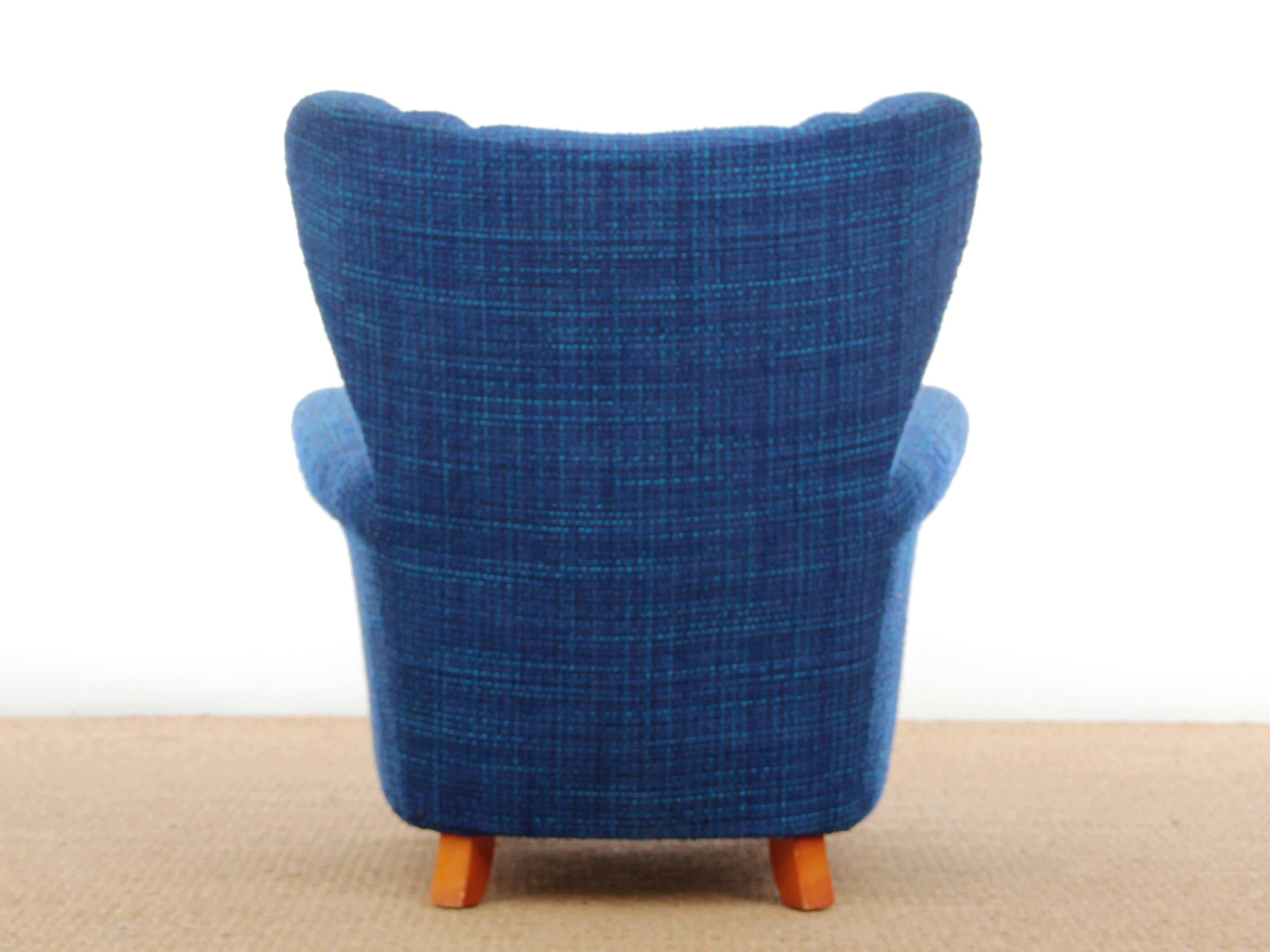 Mid-Century Modern Scandinavian Lounge Chair 2